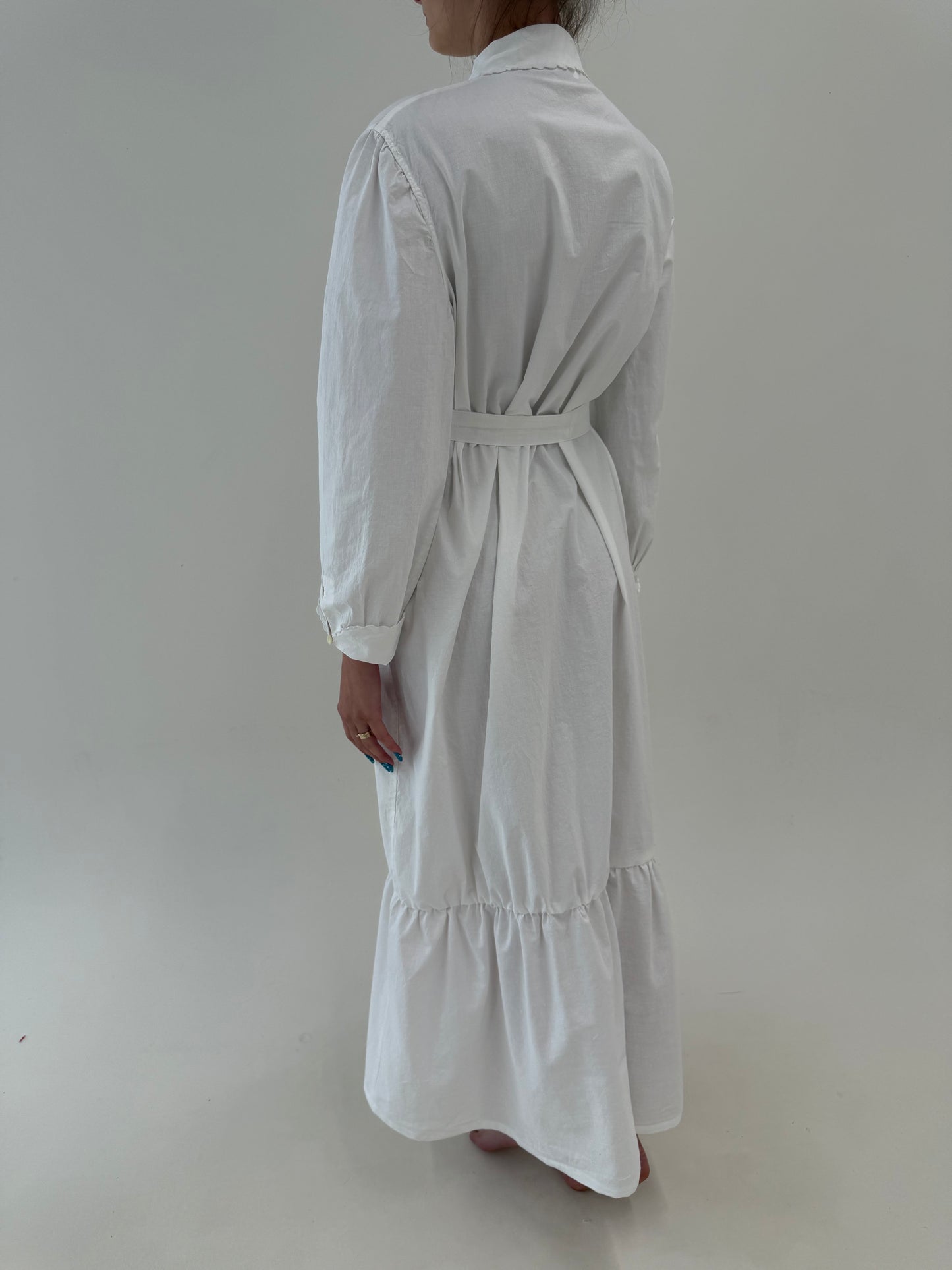 Rochie maxi cu broderie manuală delicată din pânză excepțională de in și bumbac