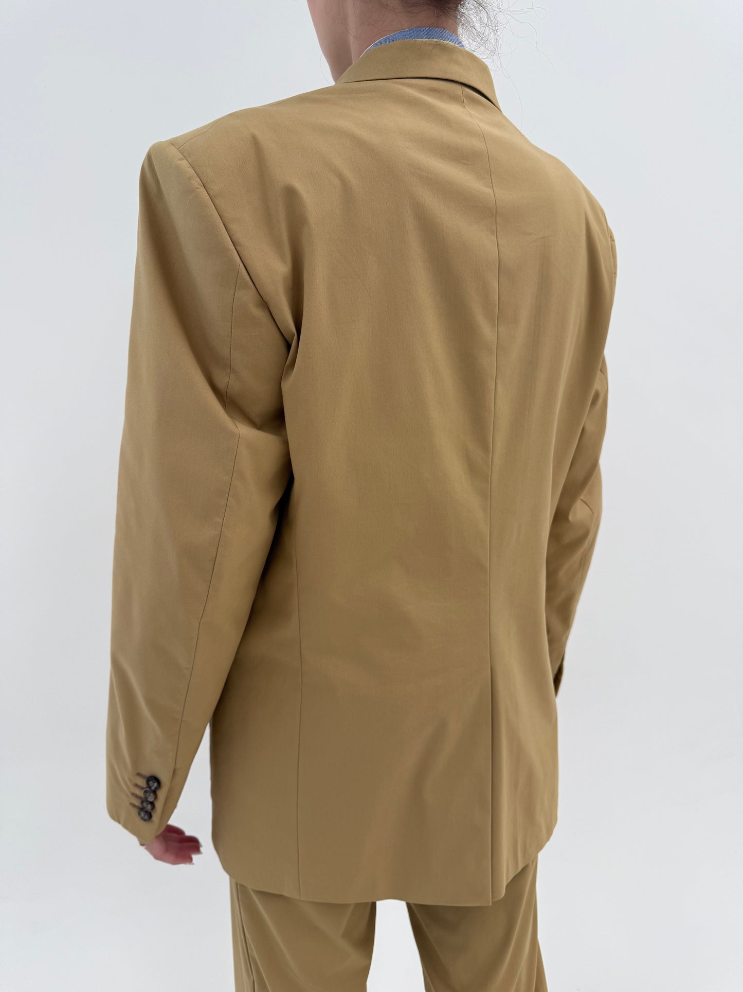 Costum tall camel Prada de vară în croi actual