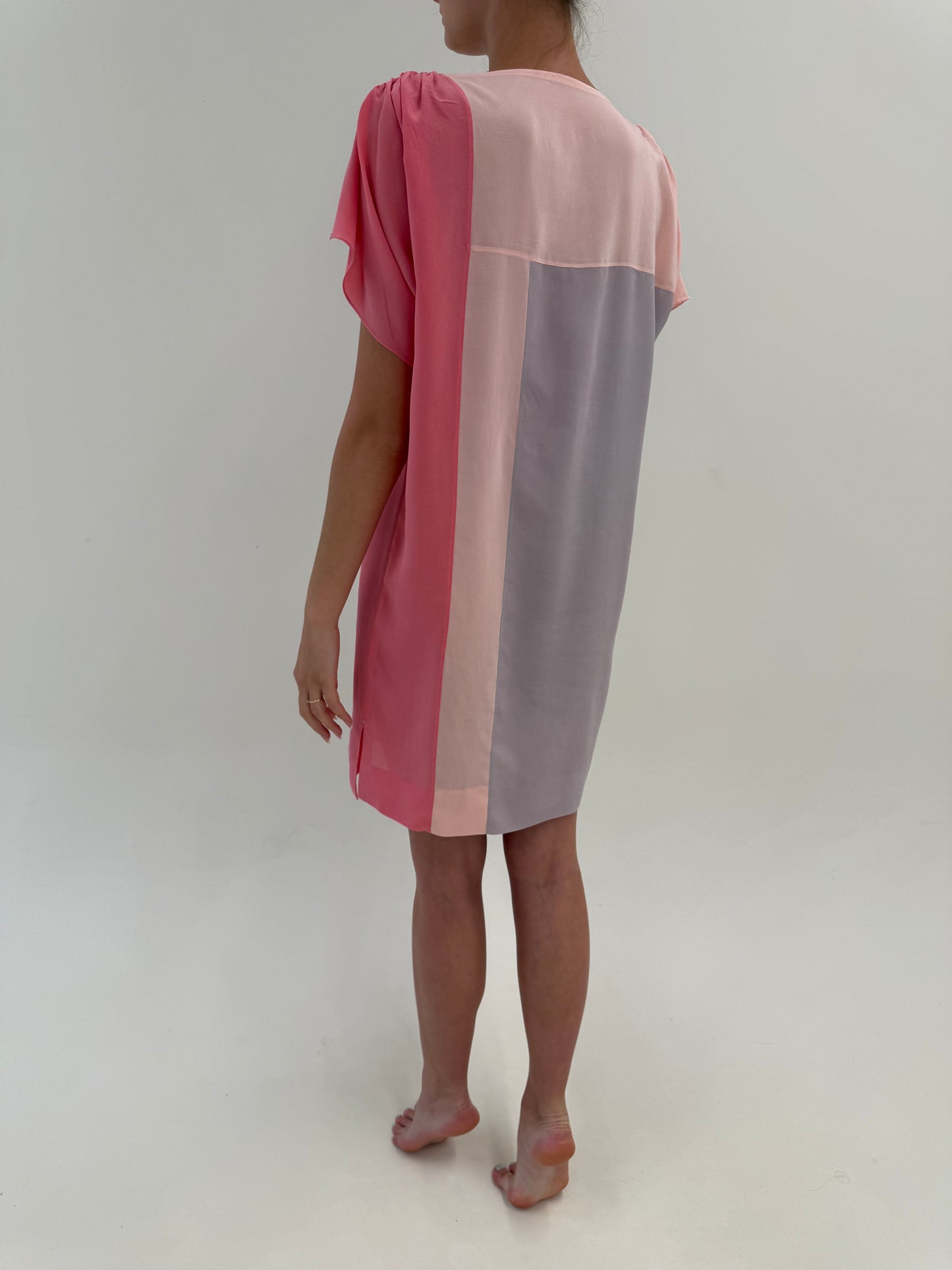 Rochie din mătase naturală în culori superbe și croi lejer