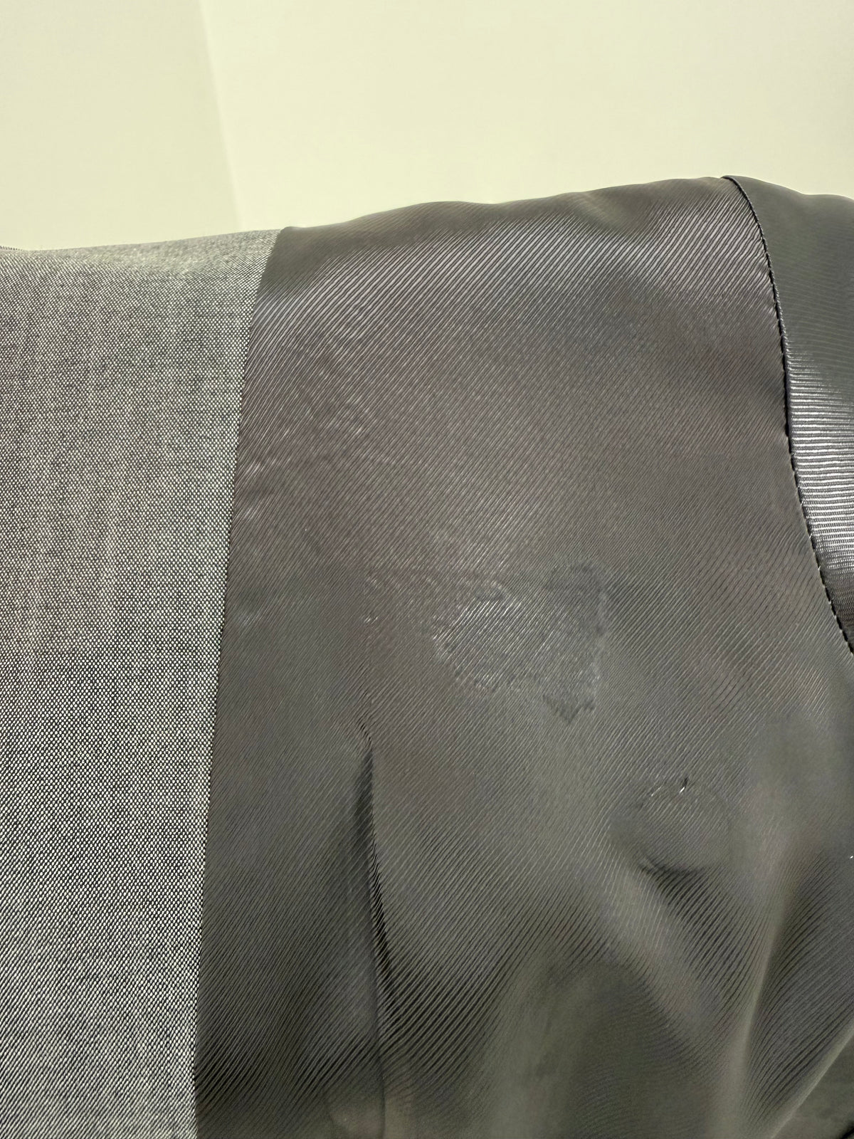 Sacou Max Mara clasic din lana extrafina și mătase naturală ușor cambrat