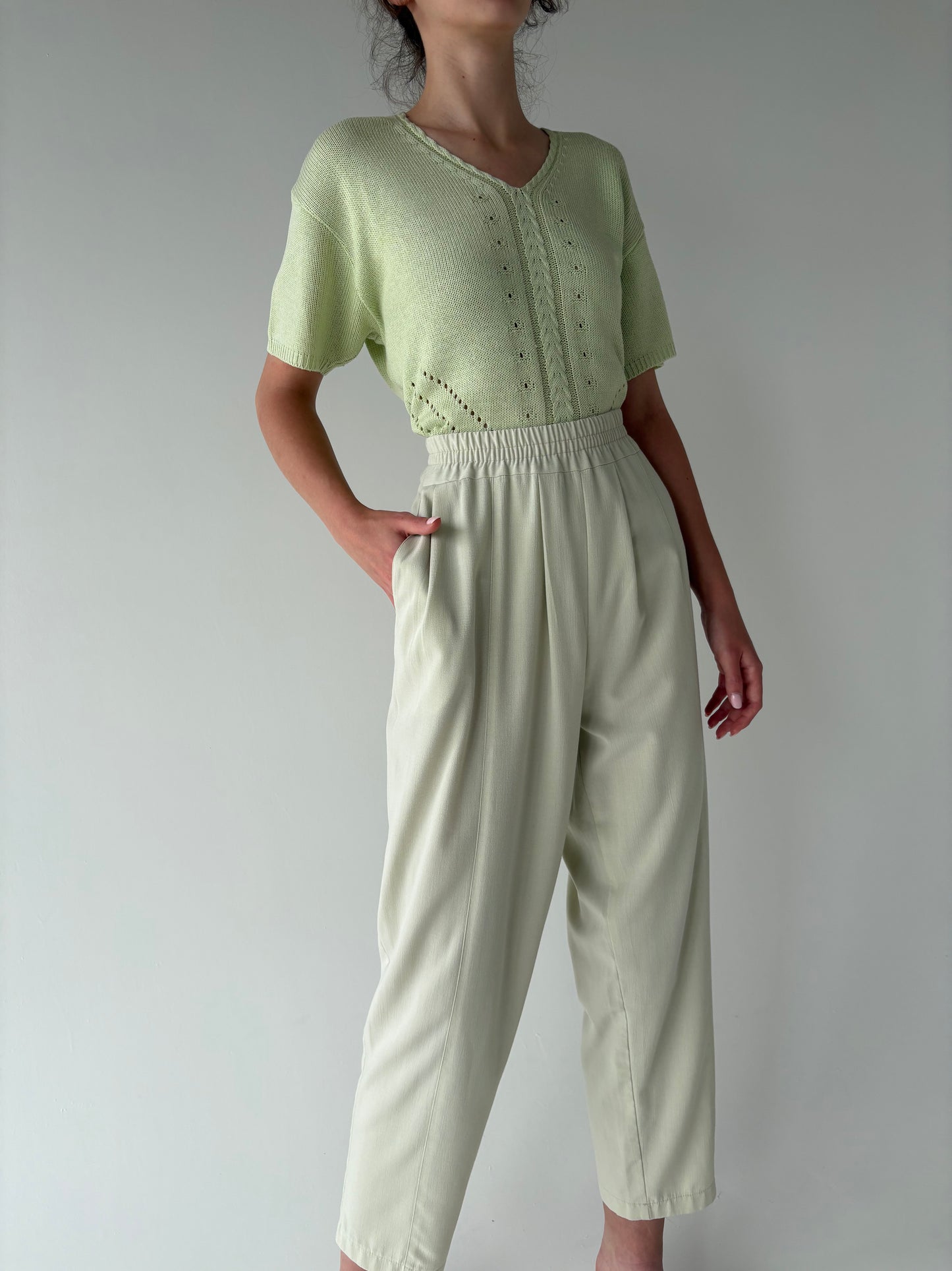 Pantaloni vintage super vaporosi light pistachio green cu talie elastică