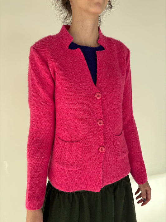 Cardigan tip sacou fucsia din lana extrafina de gramaj mare