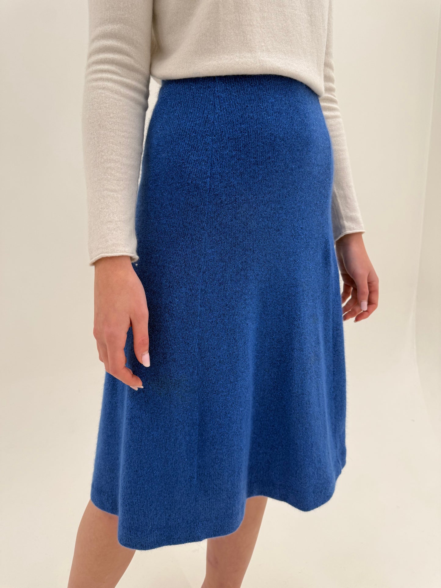 Fustă midi din tricot prețios de lana extrafina multiply și lurex delicat