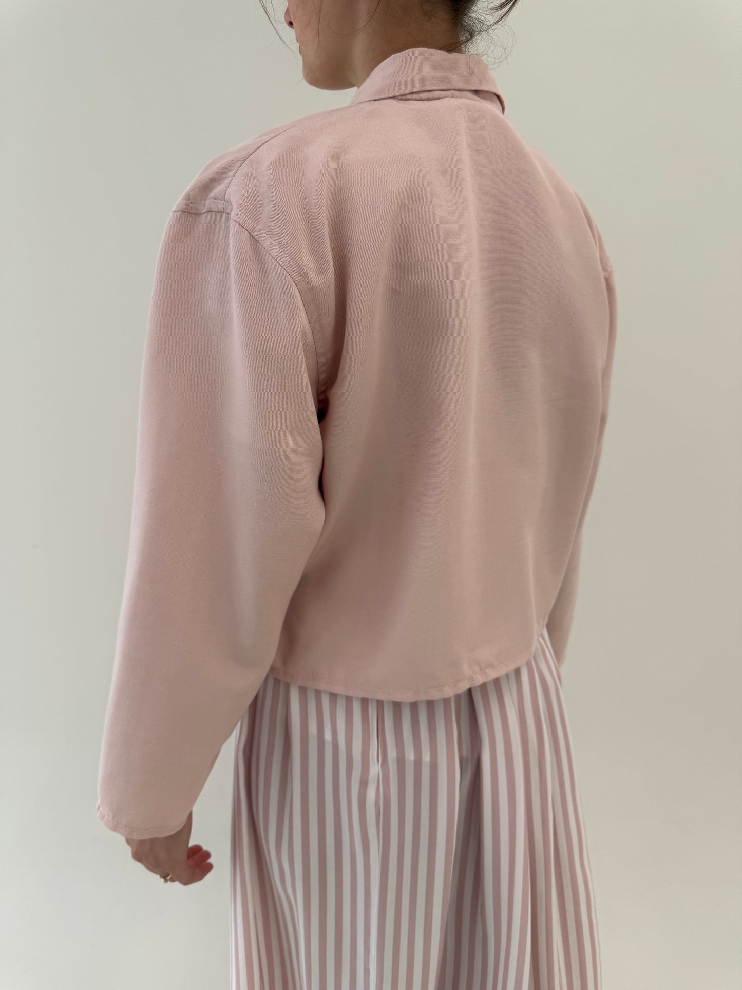 Sacou vintage powder pink petite din twill de vară cu revere late în croi scurt