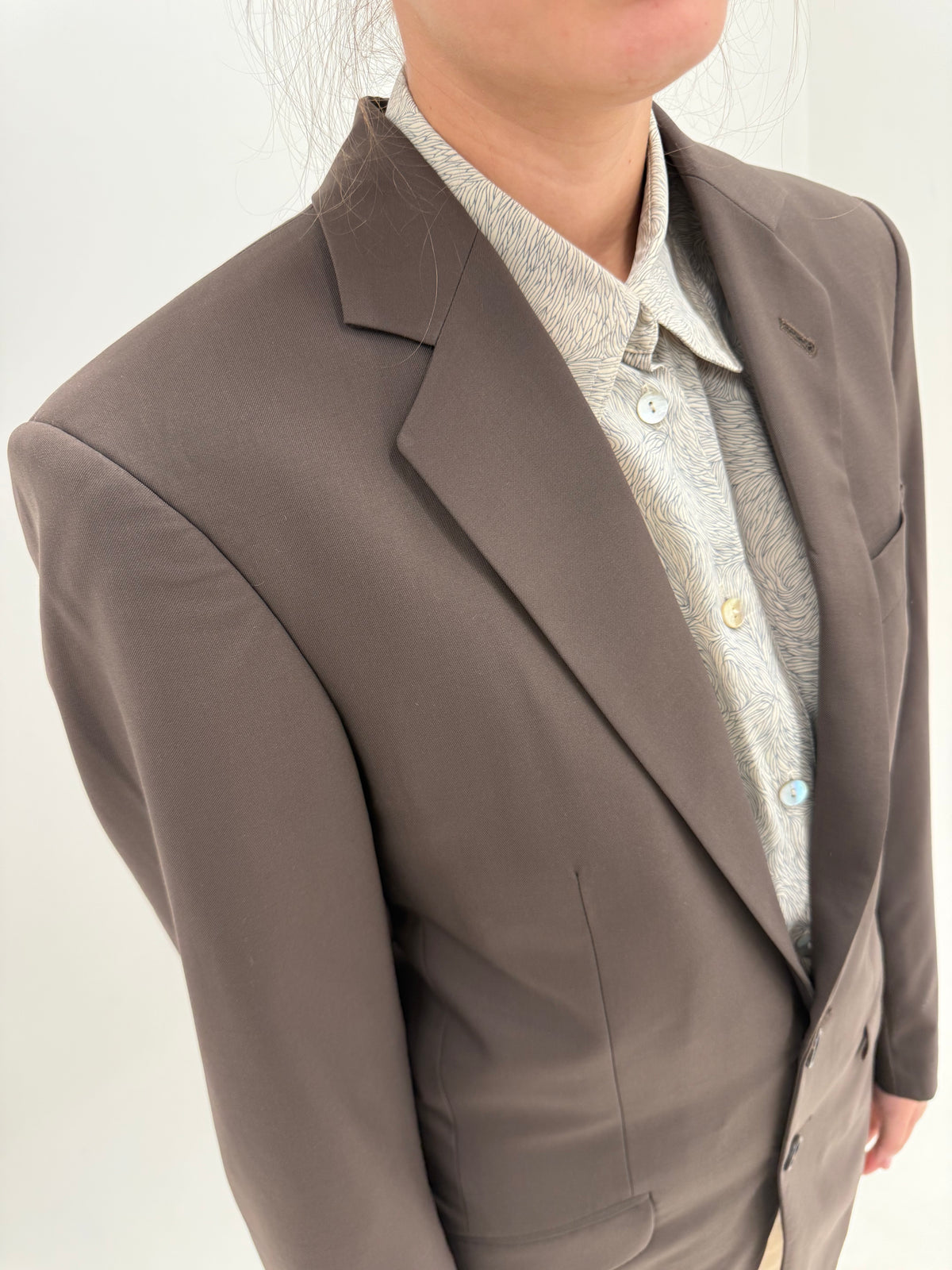 Sacou tall taupe brown din lana extrafina pura virgină certificată