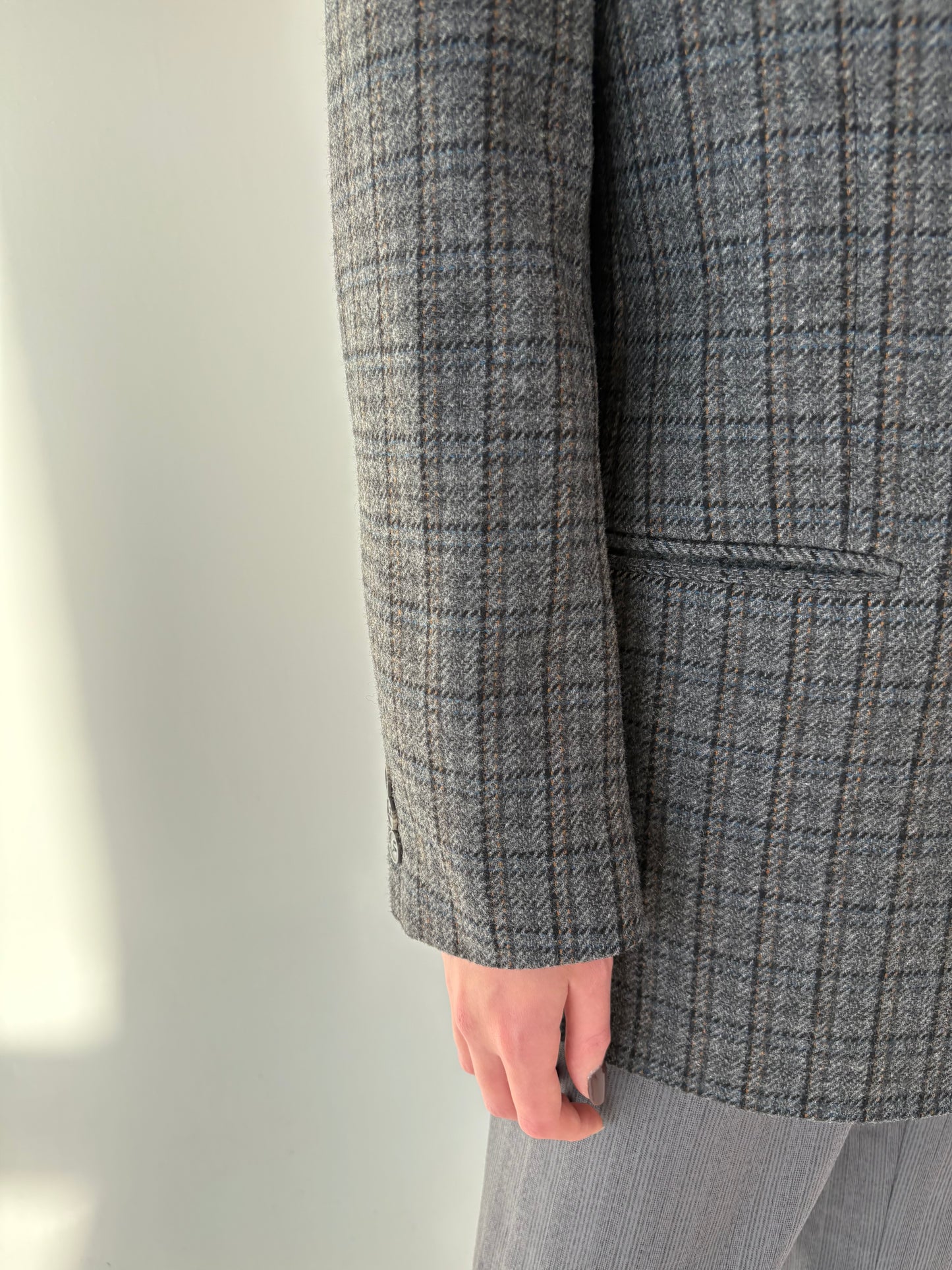 Sacou italian din tweed gros de lana în carouri și nuanțe neutre