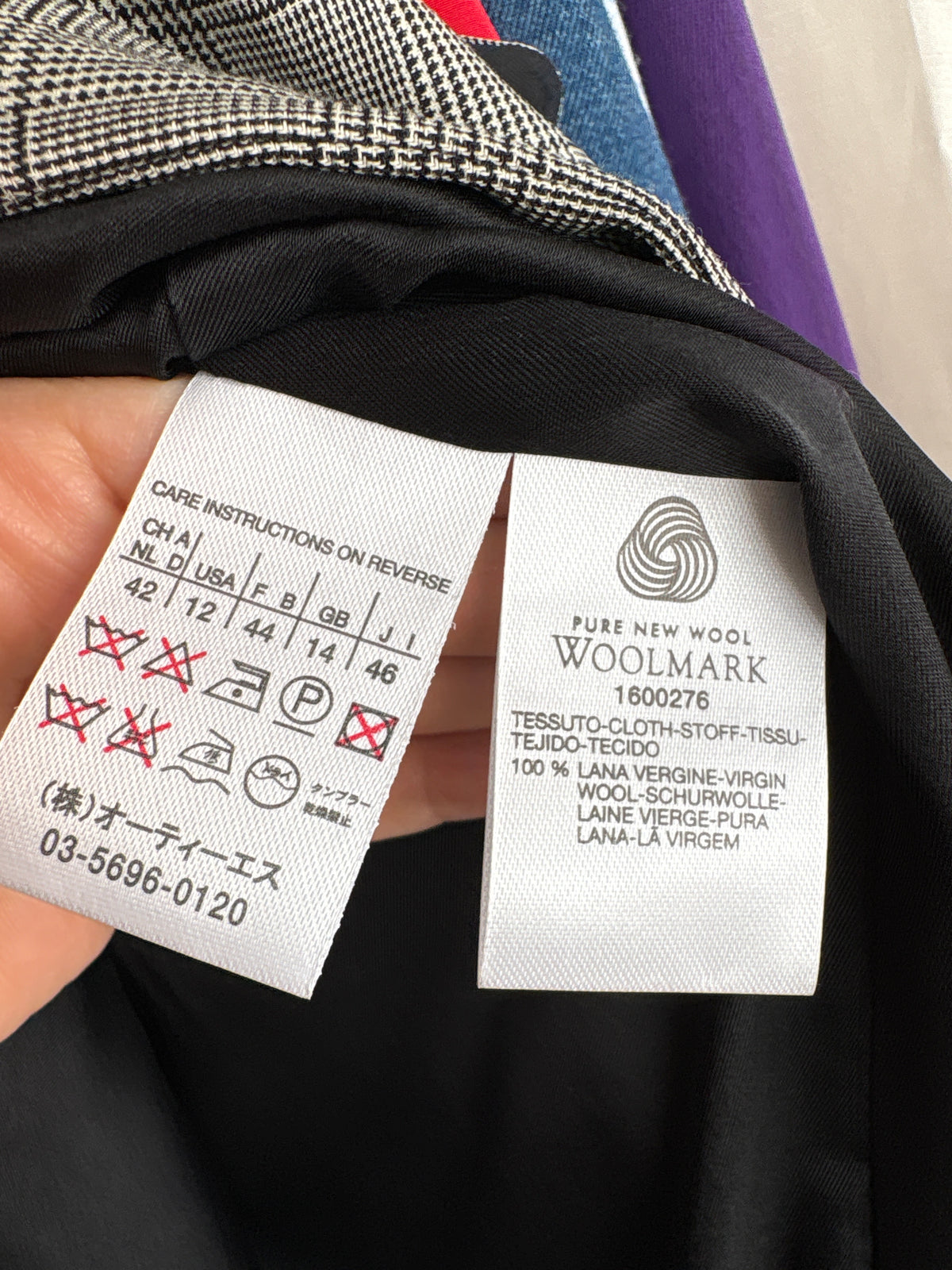 Sacou Max Mara din lana extrafina în carouri fine alb negru în croi ușor cambrat