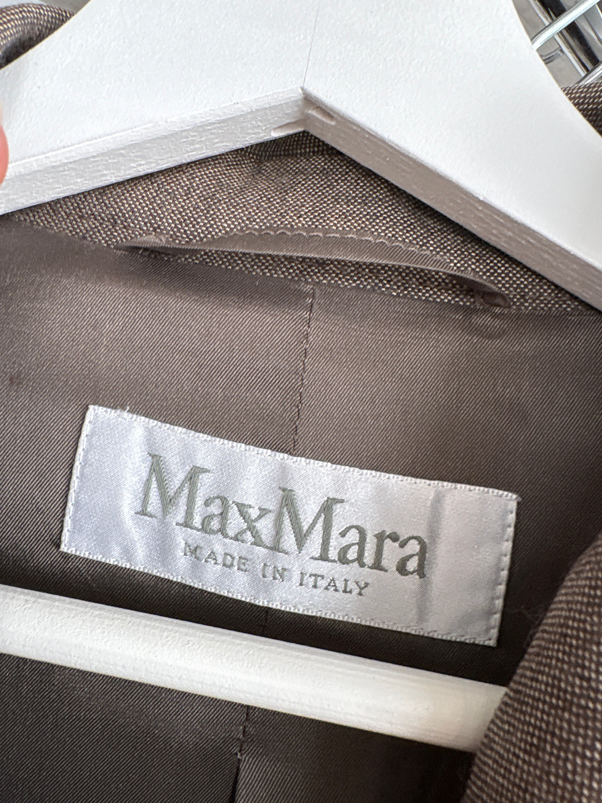 Sacou Max Mara taupe din lana extafina și mătase naturală în croi minimalist cu revere late