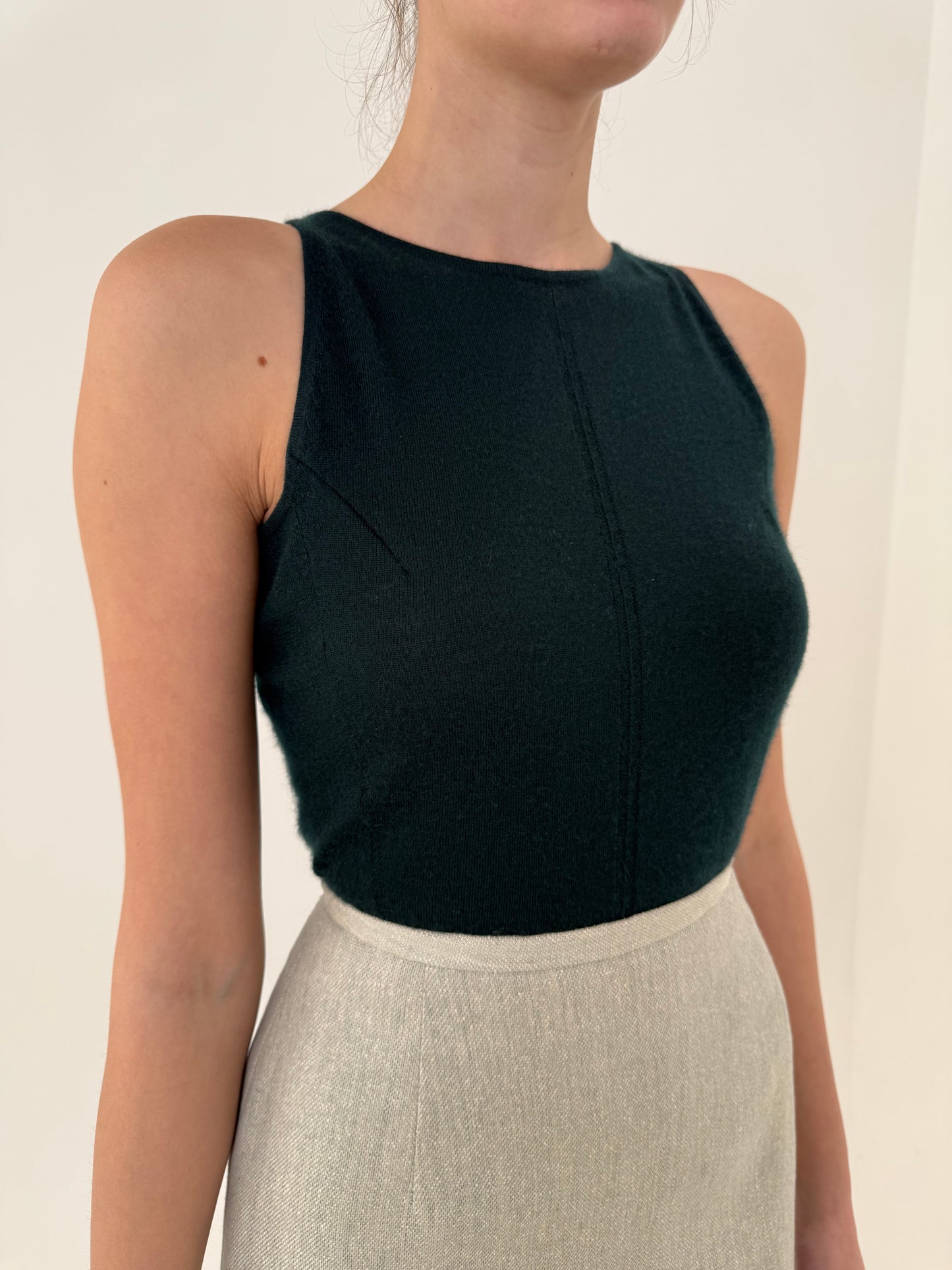 Top dark green in croi actual din cașmir