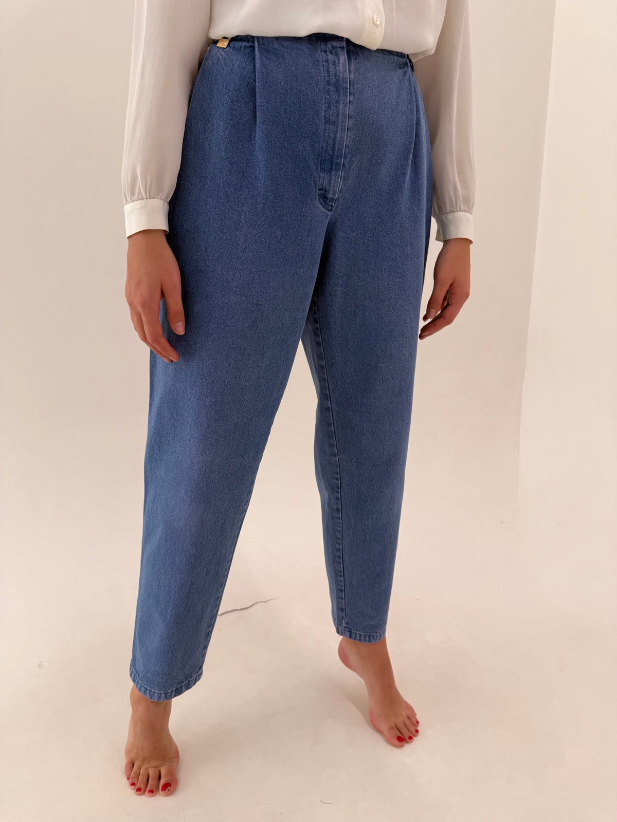 Jeans vintage tall classic wash cu talie ultra înaltă dad fit cu solduri generoase și pense