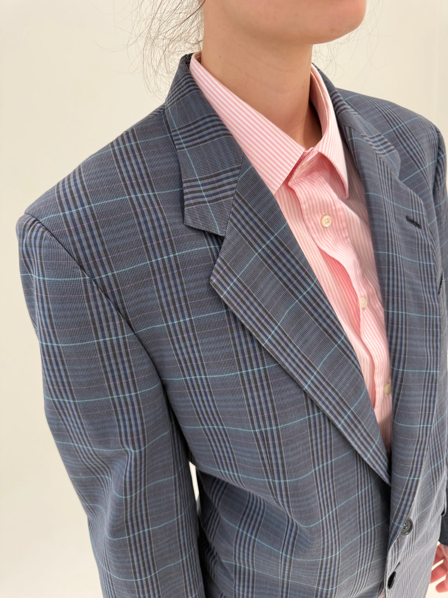 Sacou vintage Valentino în carouri fine turcoaz și powder Pink in croi actual