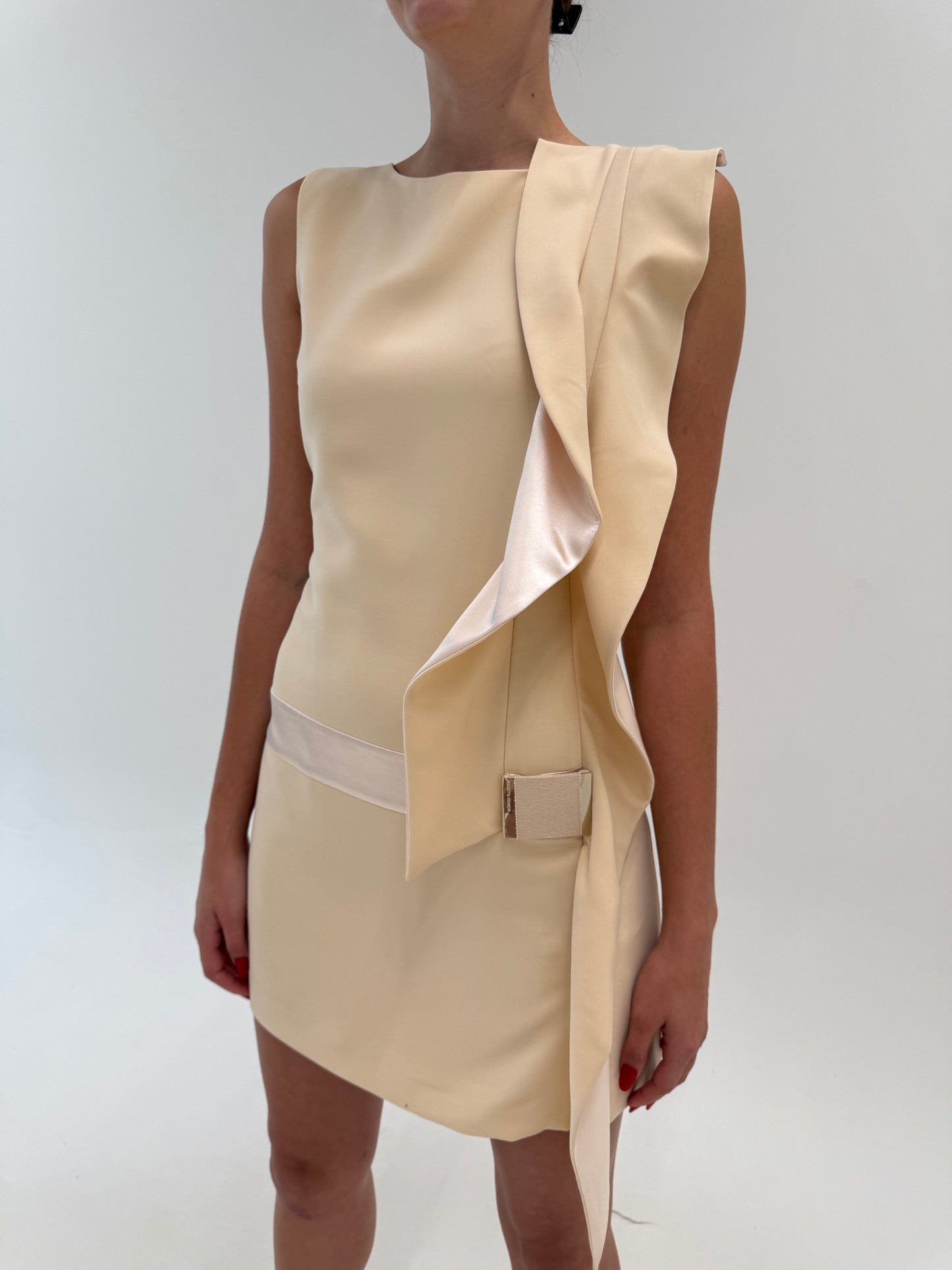 Rochie Elisabeta Franchi camel de la business la cocktail din crep plin în croi ultra chic