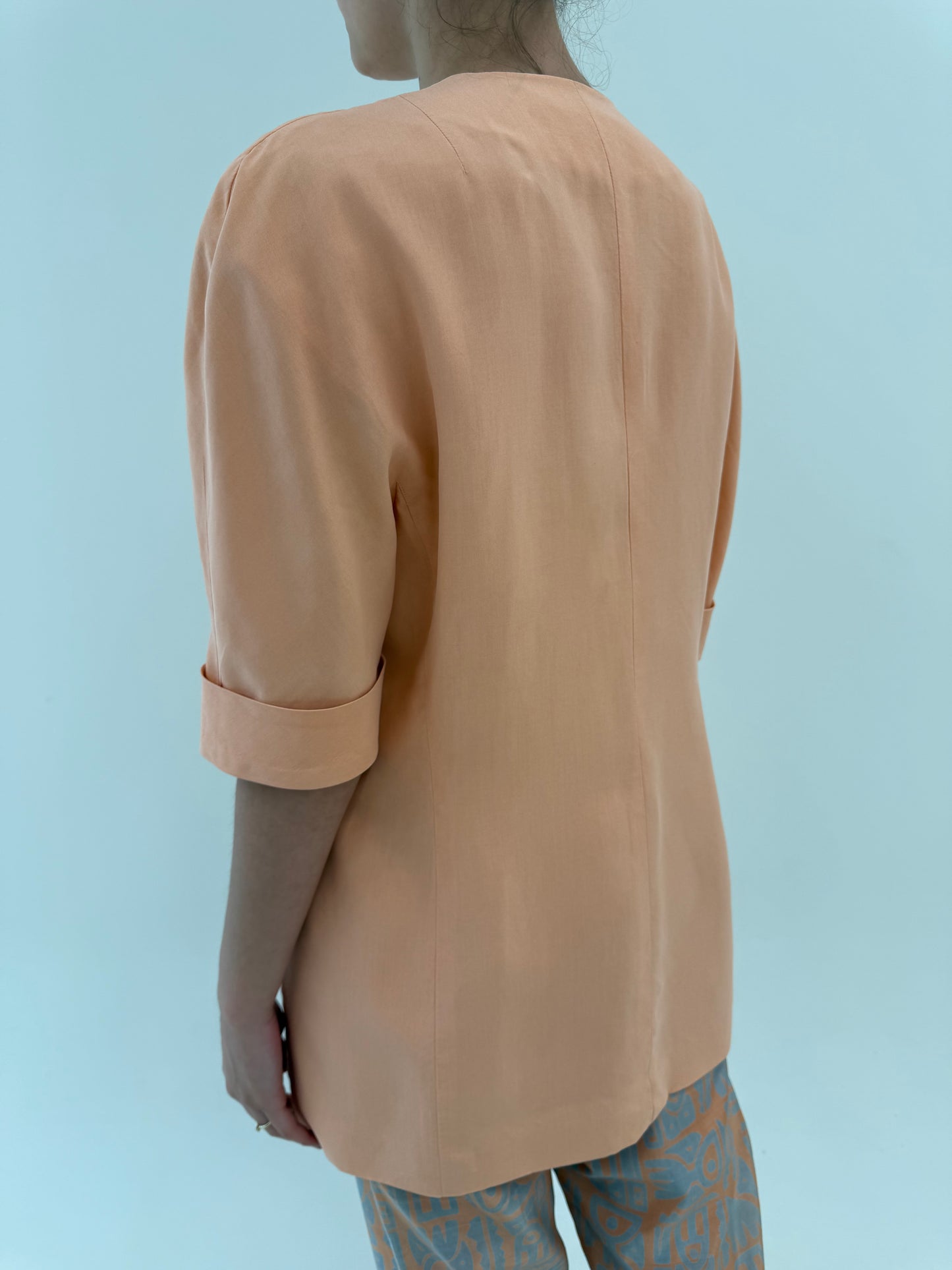 Sacou ultra luxury AKRIS din mătase naturală în croi retro modern light salmon orange