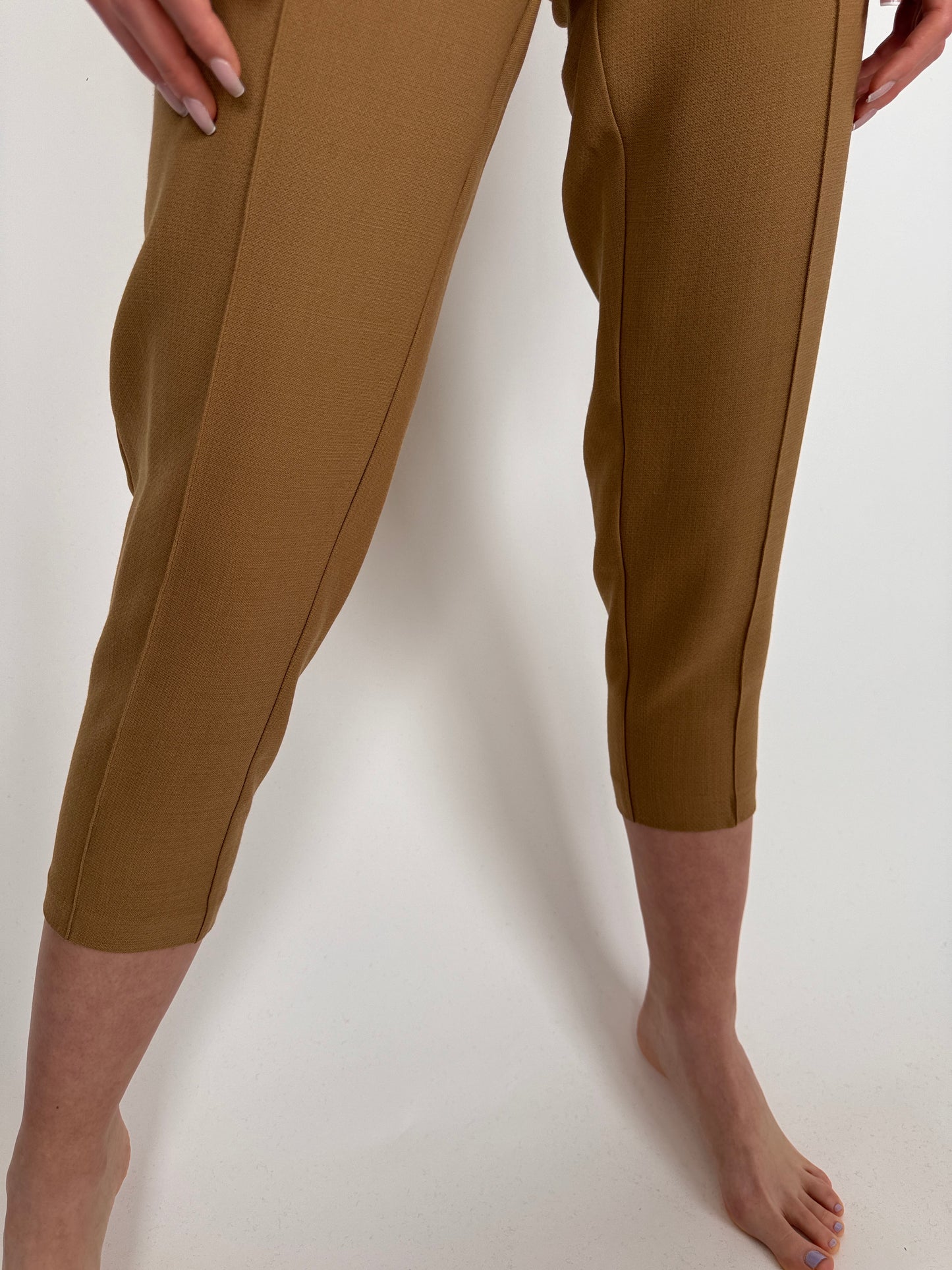 Pantaloni petite camel de brand italian din stofă de lana extrafina strech