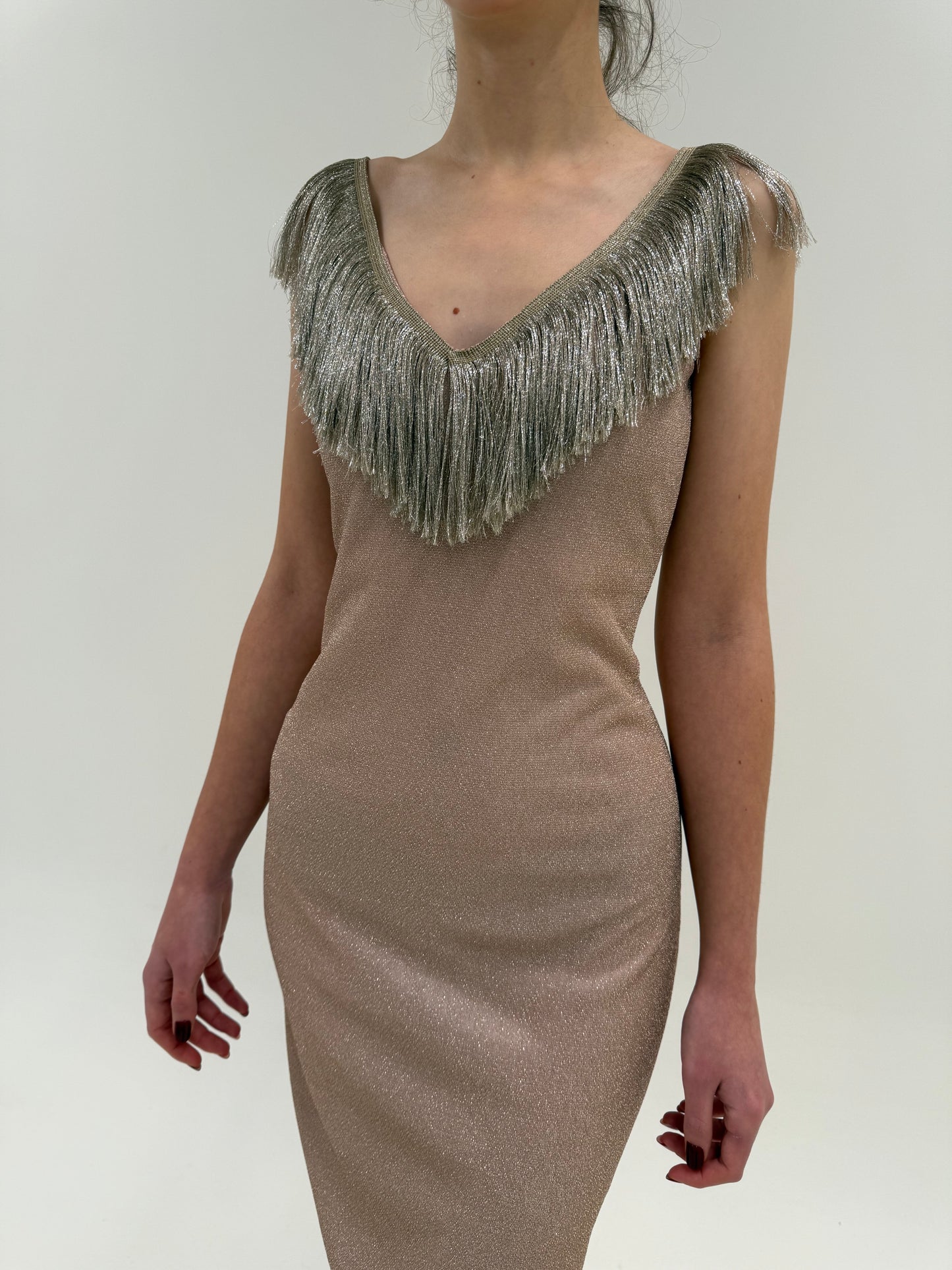 Rochie vintage maxi powder pink cu franjuri și inserții extrafine argintii