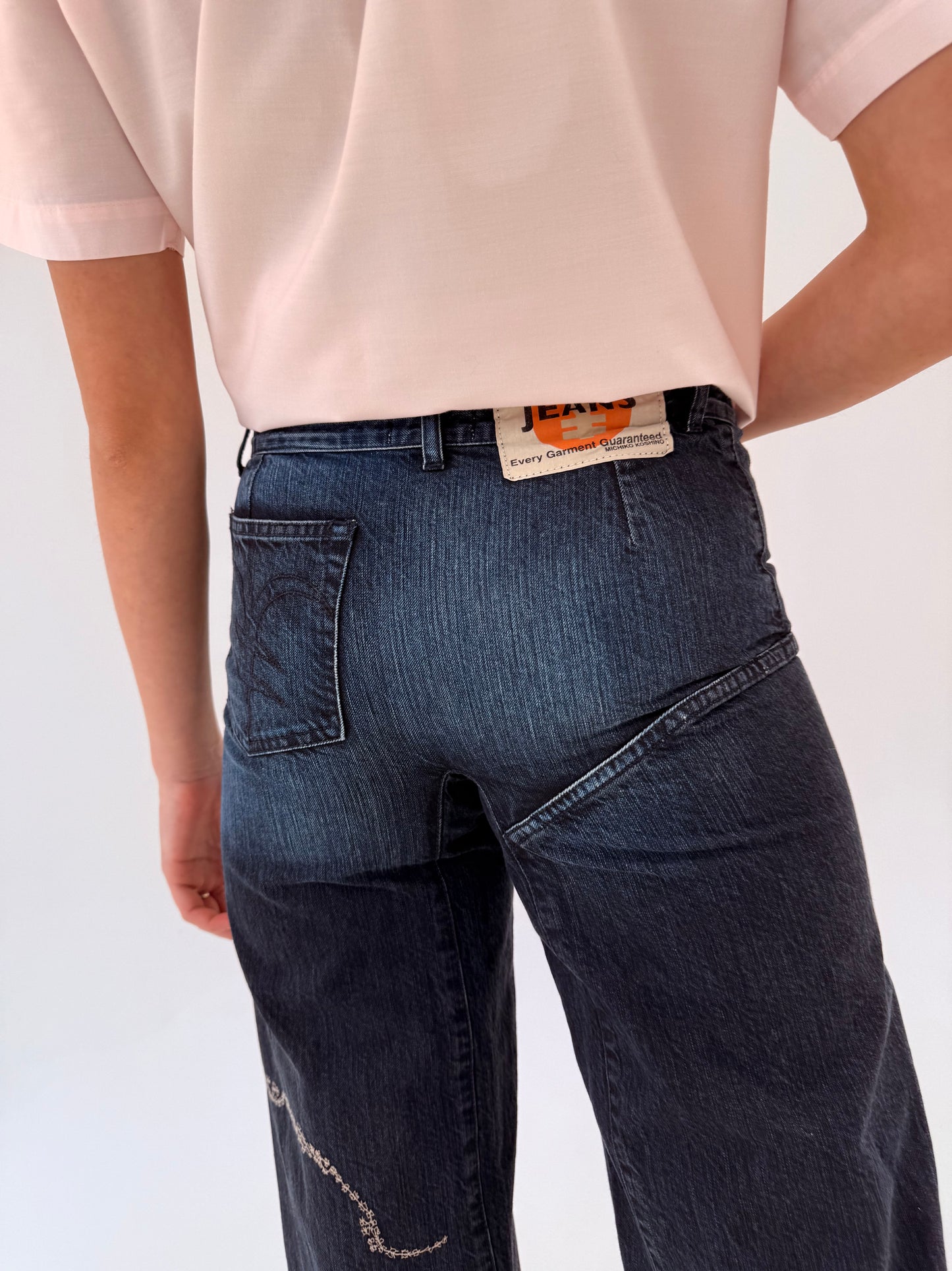 Jeans luxury de designer japonez Michiko Koshino palazzo cu broderie în croi specific