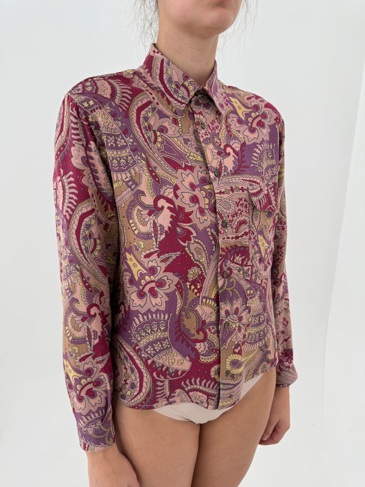 Cămașa vintage cu print paisley în nuanțe superbe