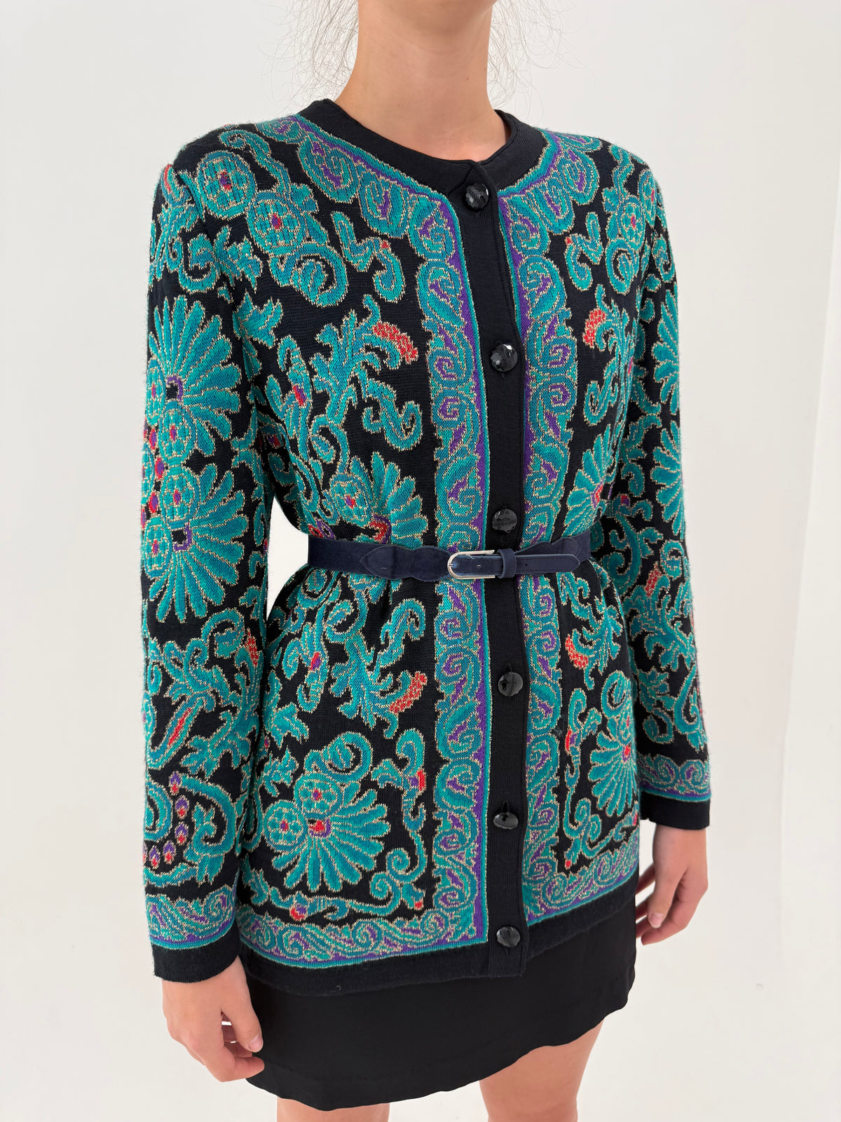 Jacheta de brand luxury italian Liola din tricot de lana extrafina cu inserții fine aurii