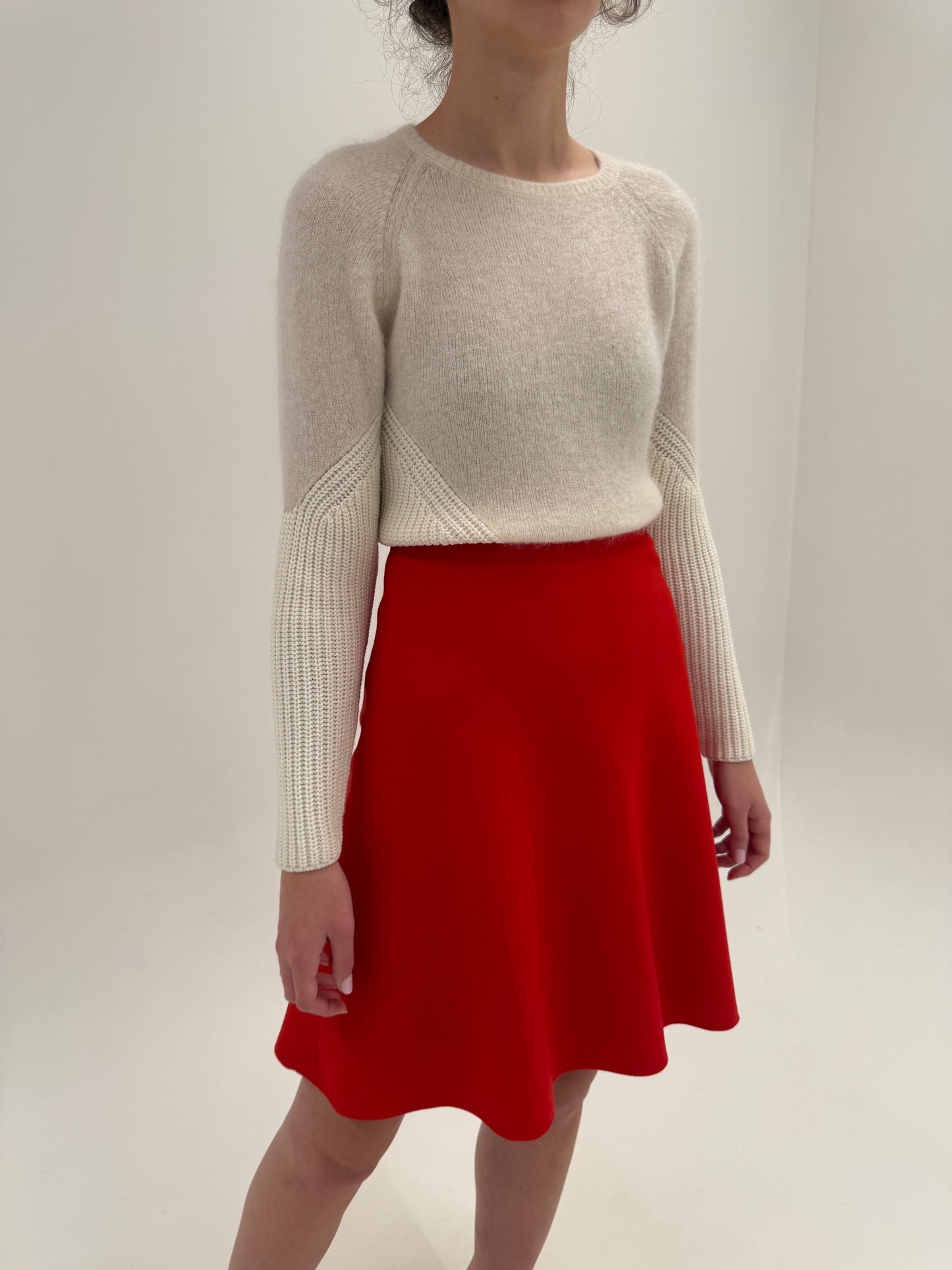 Fustă vintage cherry red din lana extrafina ușor structurată în croi amplu