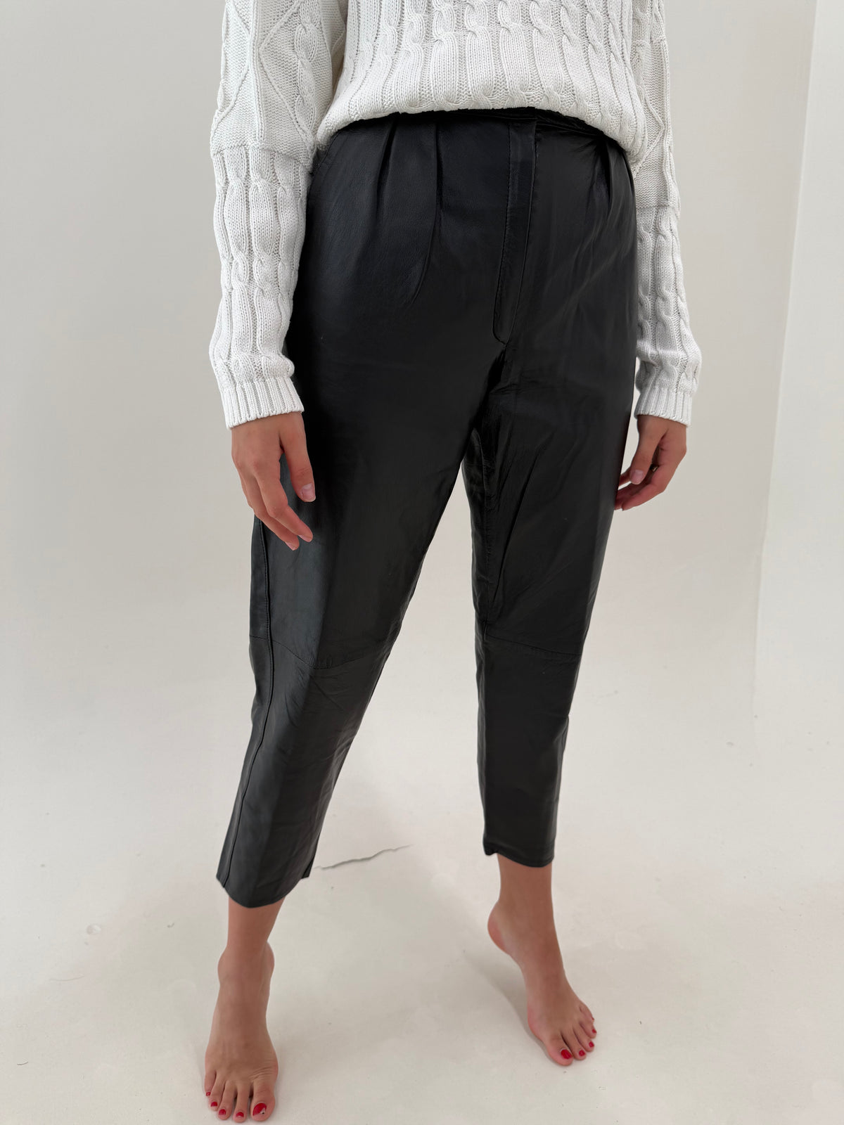 Pantaloni din piele naturală extra moale cu pense și talie ultra înaltă