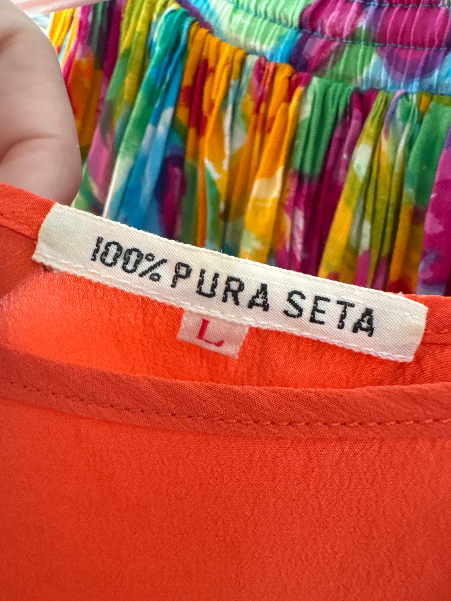 Top electric orange din mătase naturală în croi minimalist
