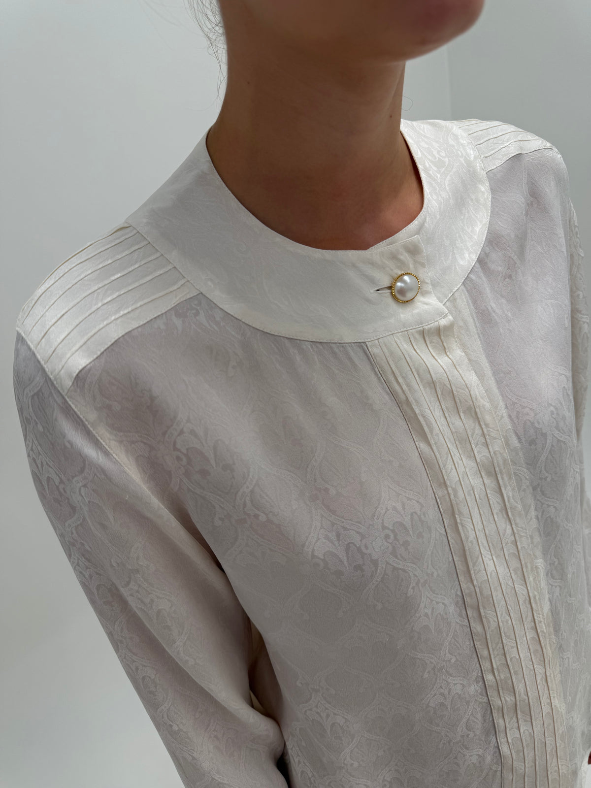 Cămașa vintage din mătase naturală plina jacquard print texturată butter white