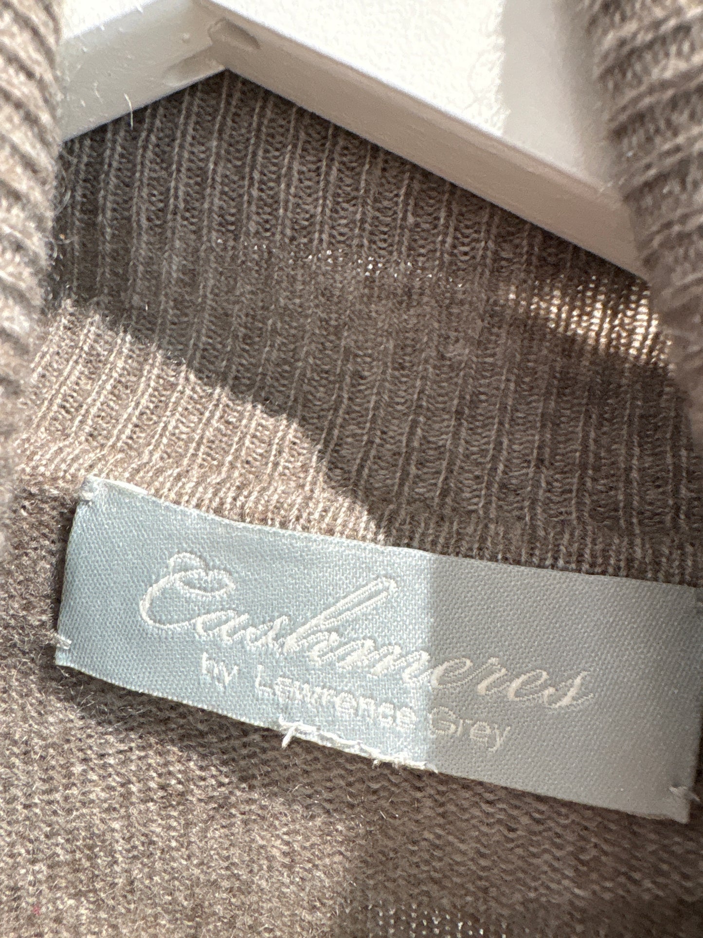 Rochie tip maleta dark nude 50% cașmir și 50% lana merino