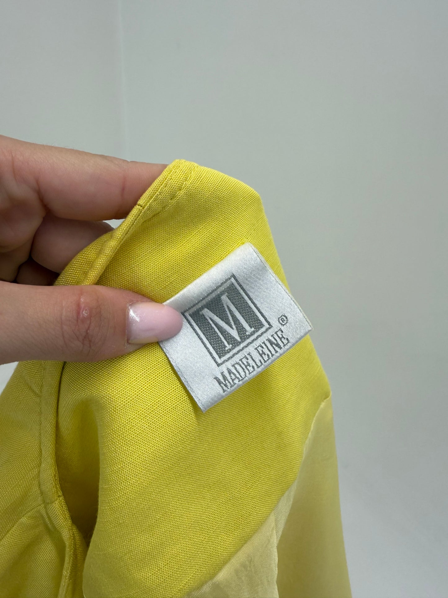 Jacheta cambrata Madeleine lemon yellow din pânză de in și vascoza