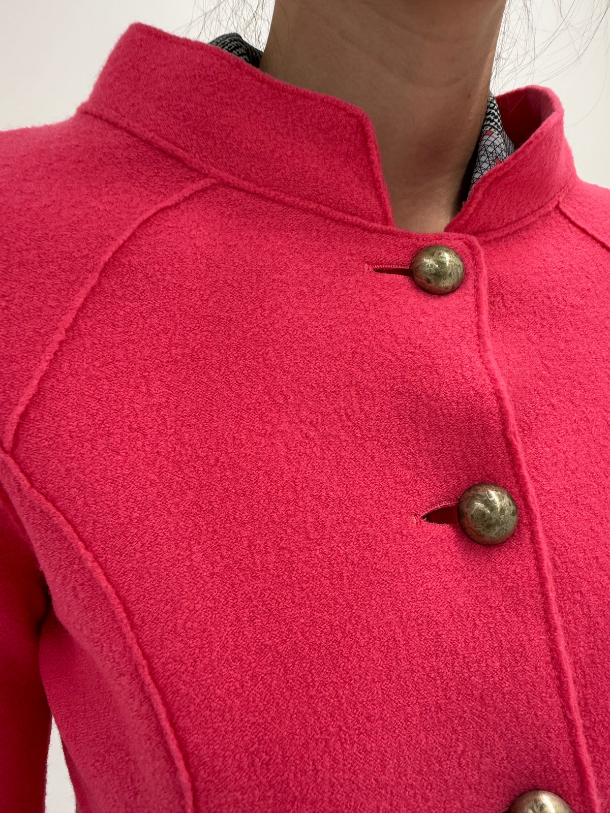 Sacou cambrat superb electric pink din boiled wool extrafin subțire cu peplum