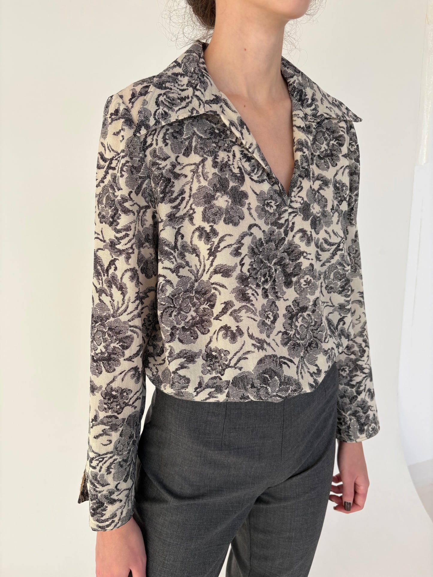 Cămașa ivoire petite din lana extrafina cu print superb negru