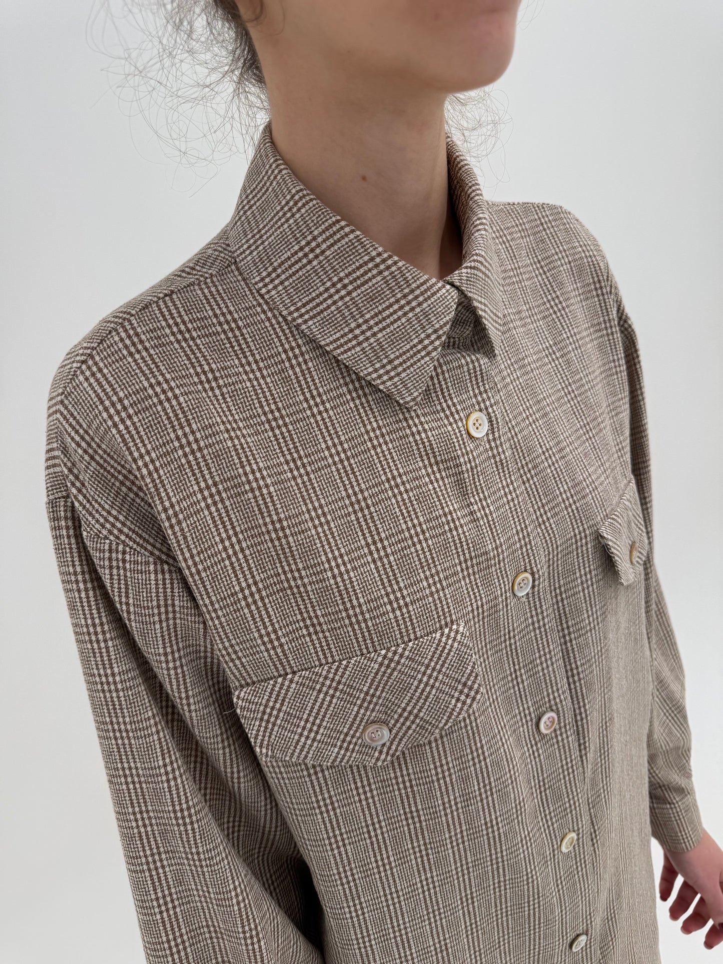 Cămașa groasă din mătase naturală raw în carouri