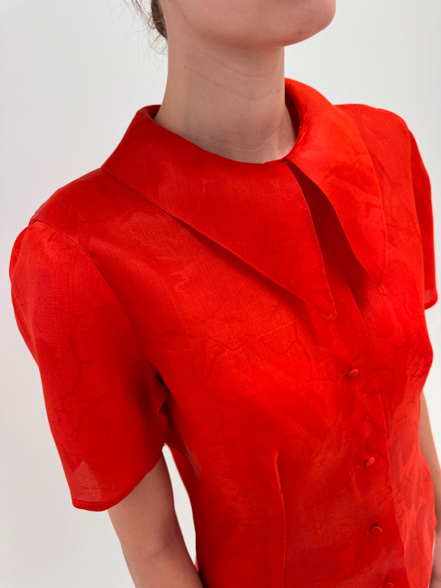 Cămașa vintage electric coral red din organza de mătase naturală ușor texturată