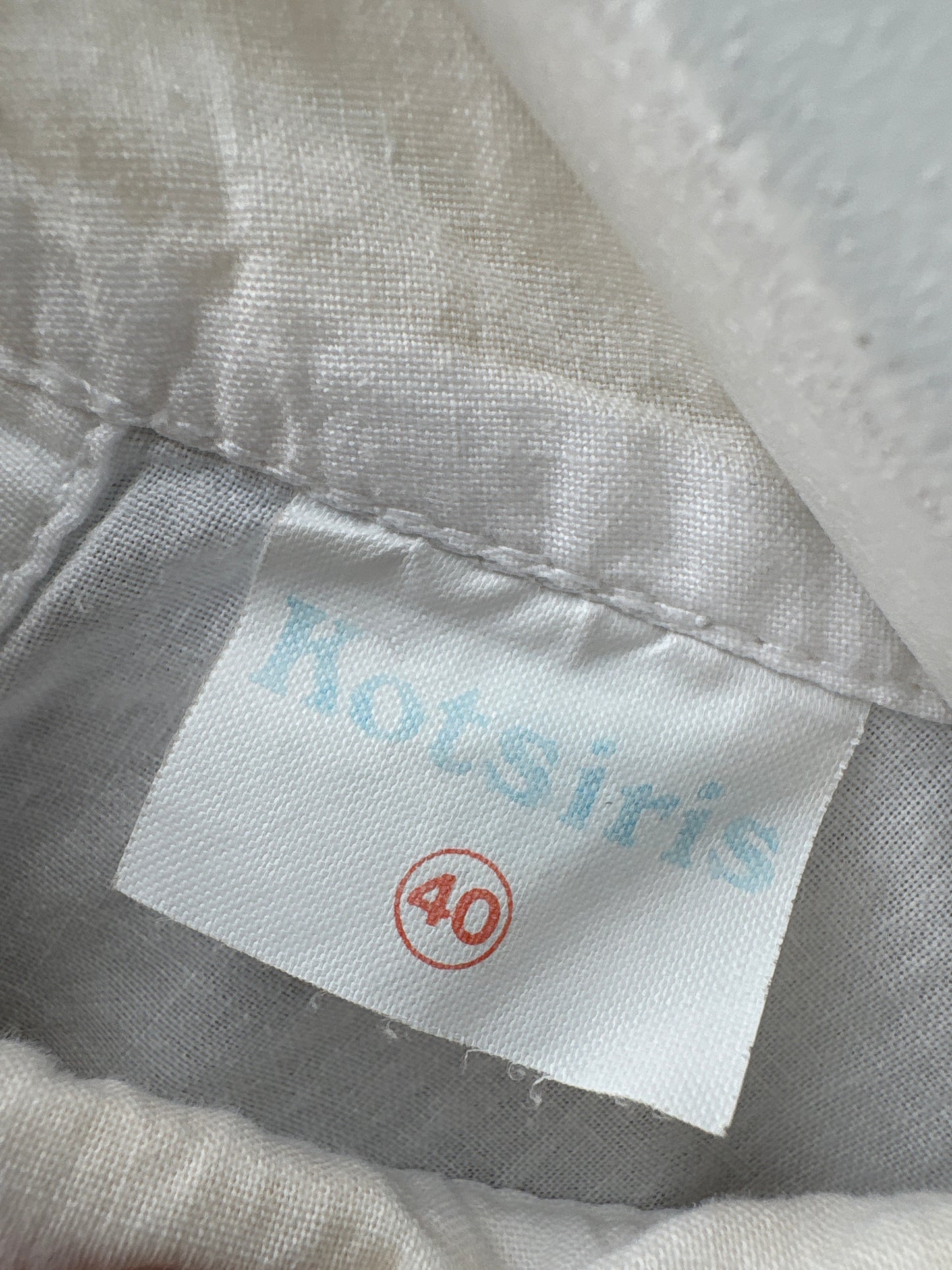 Cămașa vintage cu volane și broderie anglaise