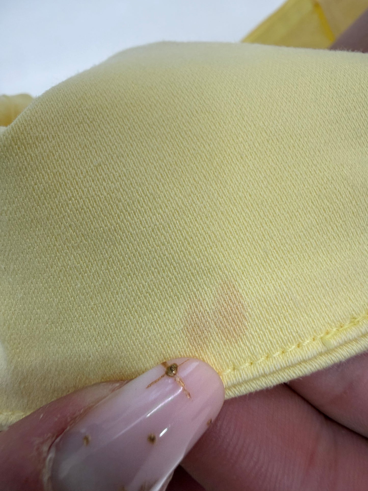 Pantaloni Lacoste butter yellow petite din bumbac premium modelator