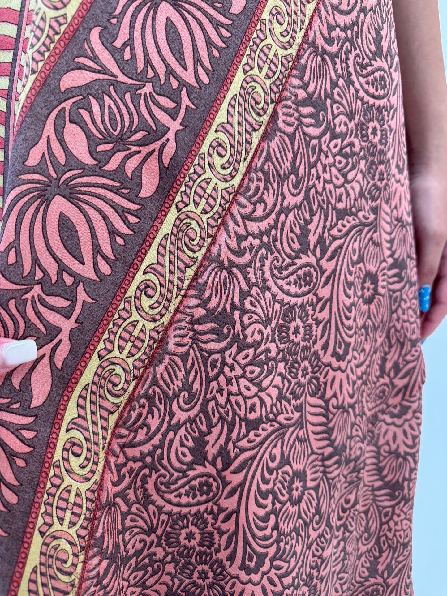 Rochie maxi din mătase naturală in stil boho cu bust elastic la spate