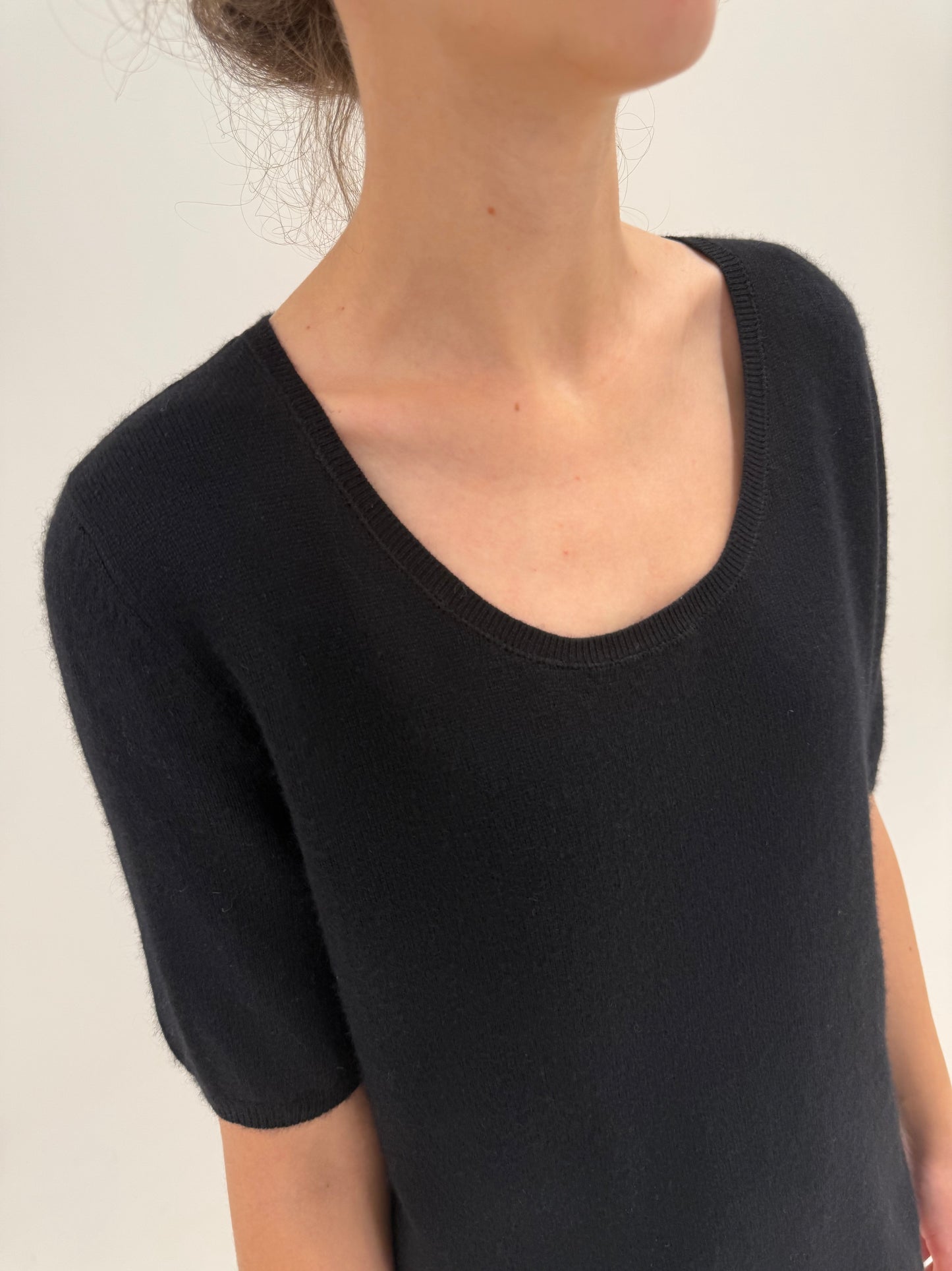 Top negru din cașmir multiply