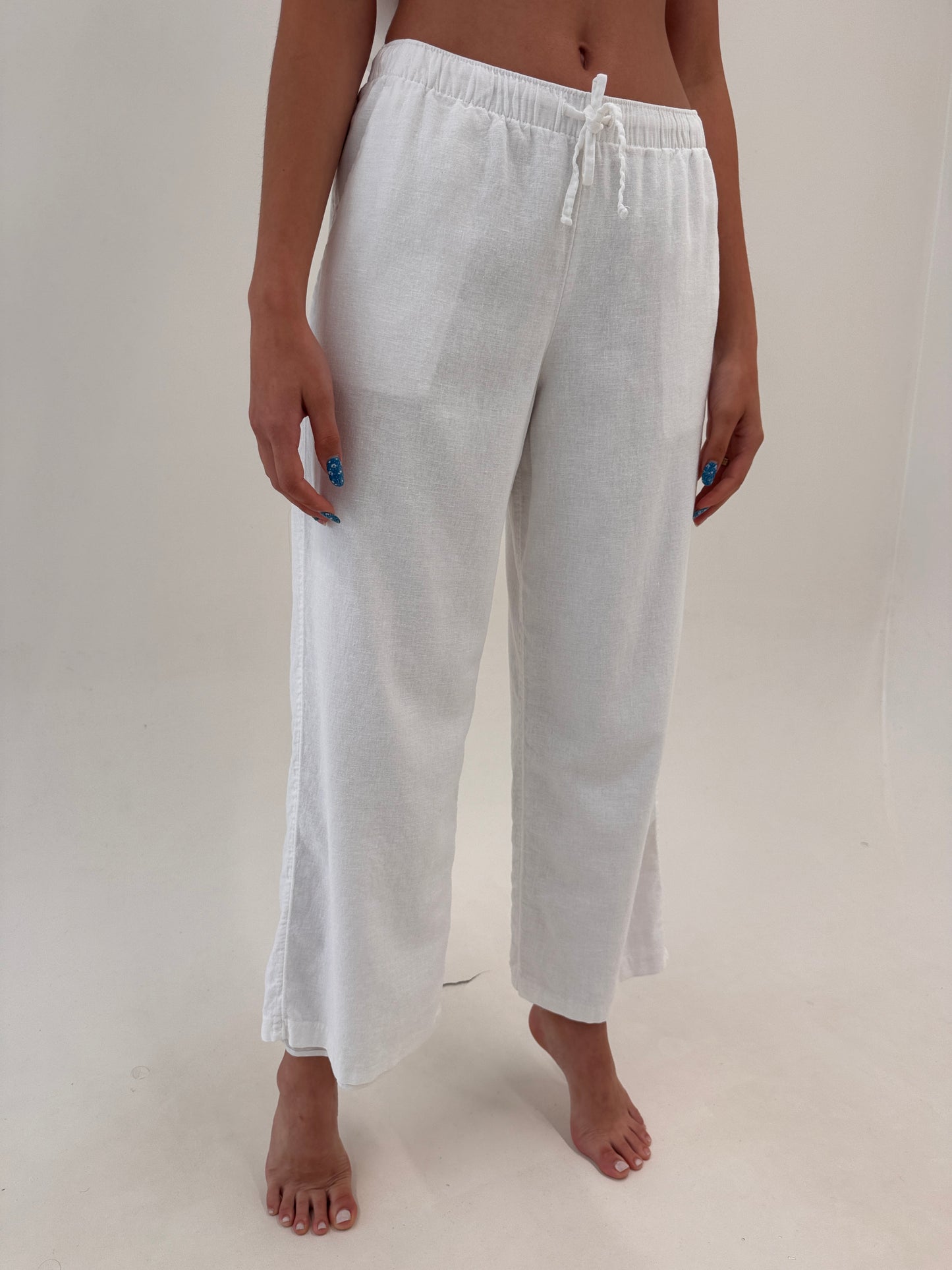 Pantaloni din in petite cu talie reglabilă în croi lejer