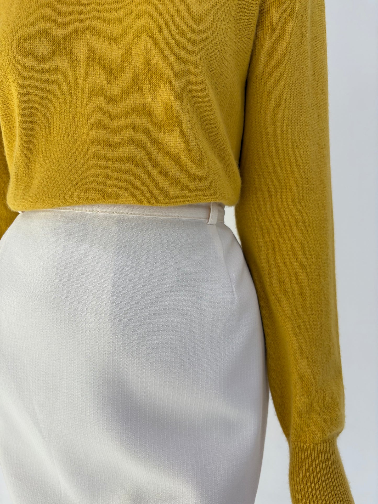 Fustă conică cu talie ultra înaltă marcată din lana extrafina de la zi la seară