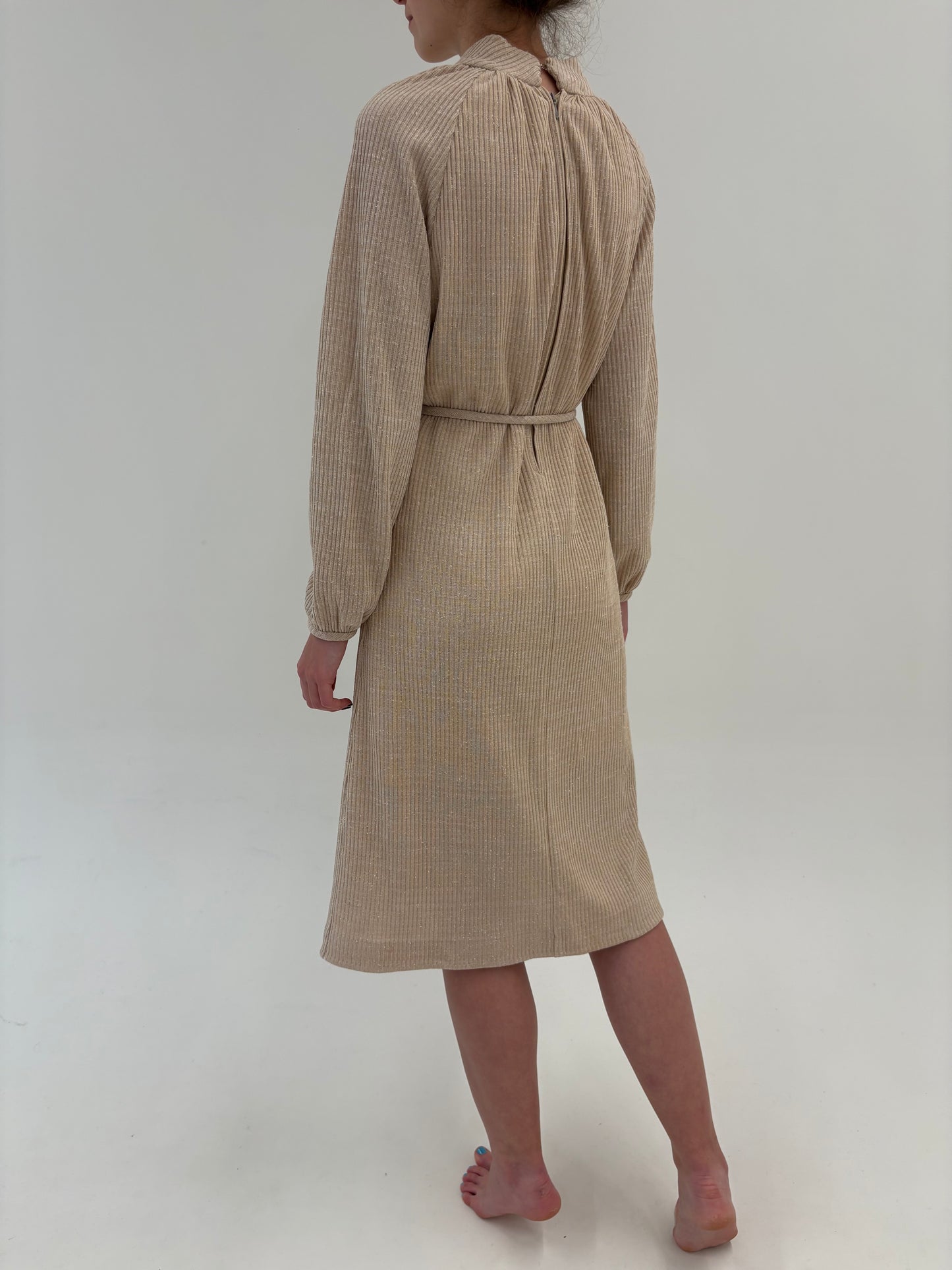 Rochie vintage light nude tricot ribbed cu lana și talie marcată reglabilă