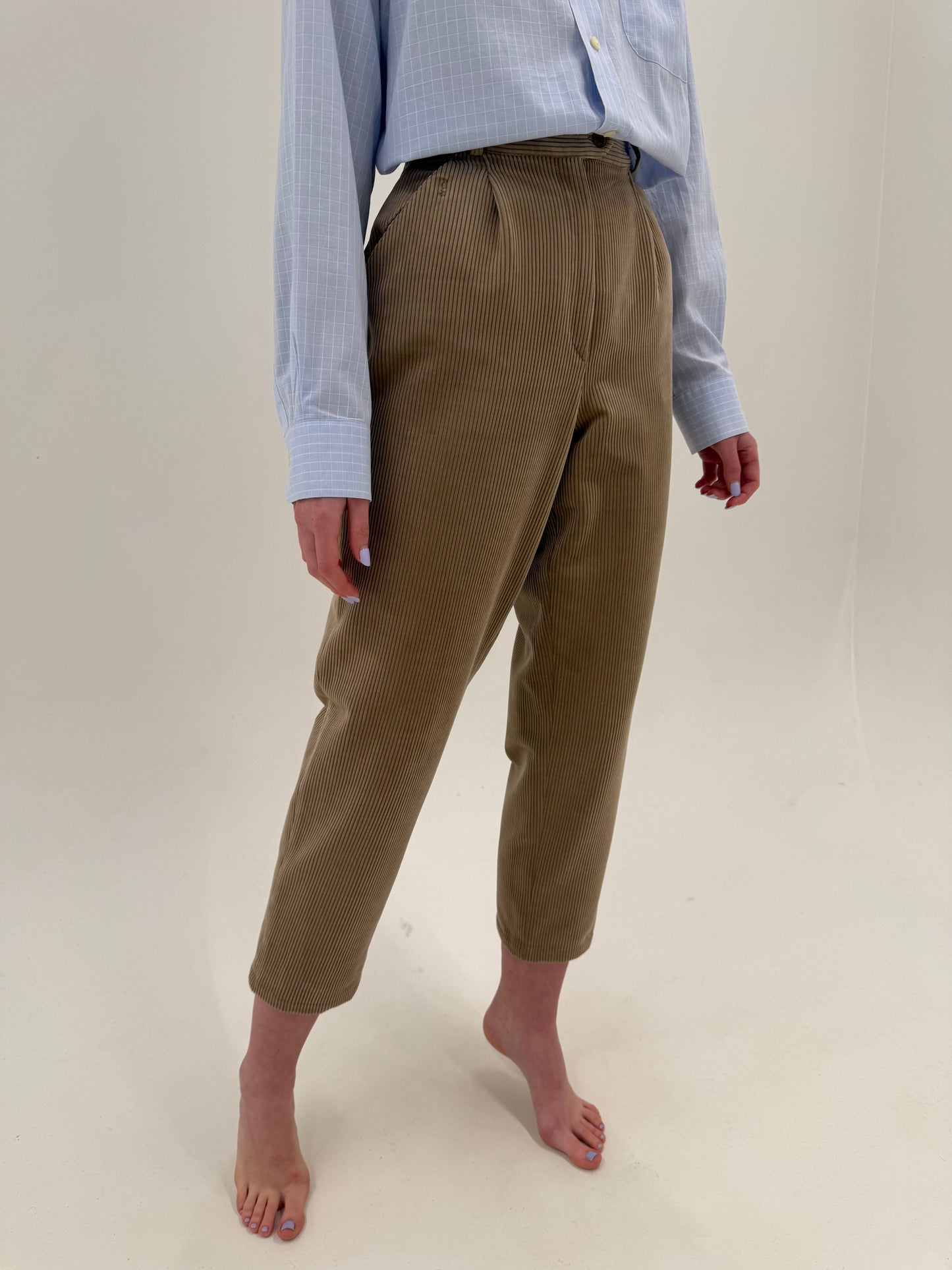 Pantaloni nude din corduroy premium cu talie ultra înaltă și pense