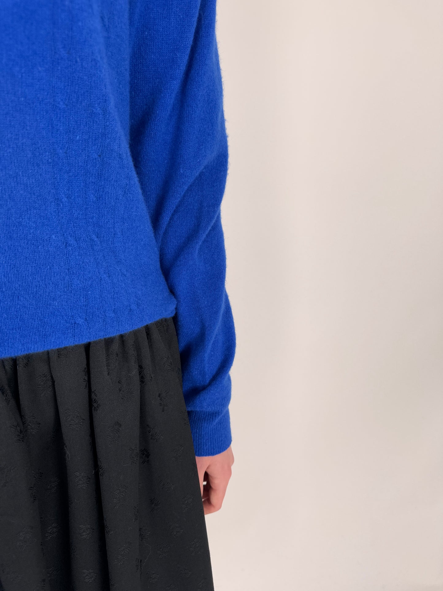 Cardigan cu torsade albastru regal din lana extafina