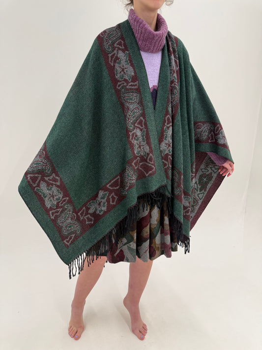 Capa forest green din lana plină extrafina cu margine burgundy decorativă