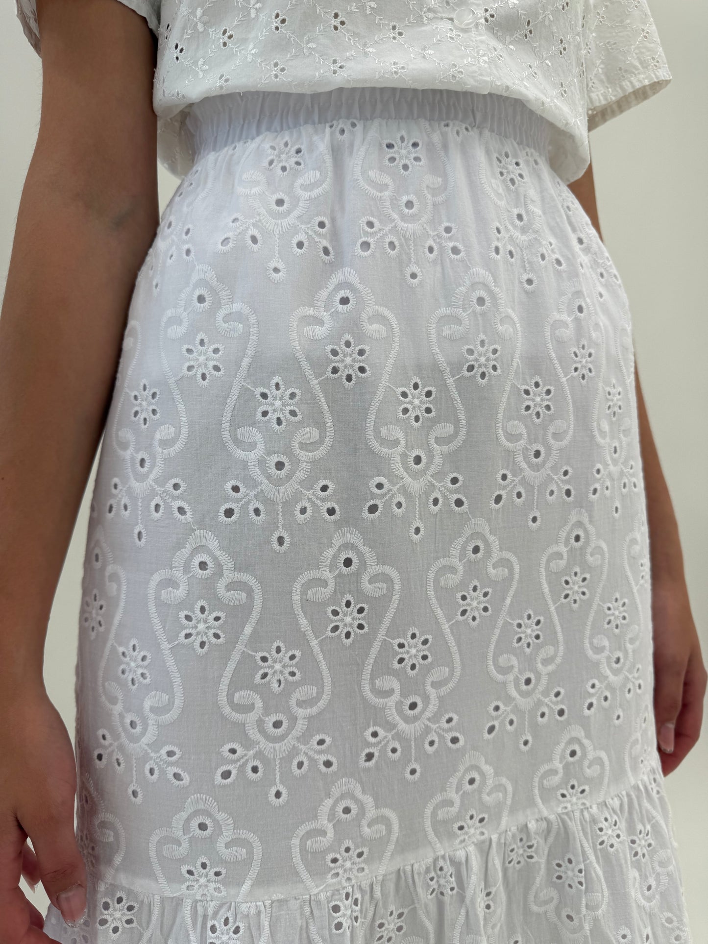 Fustă midi spre maxi din bumbac premium integral cu broderia anglaise