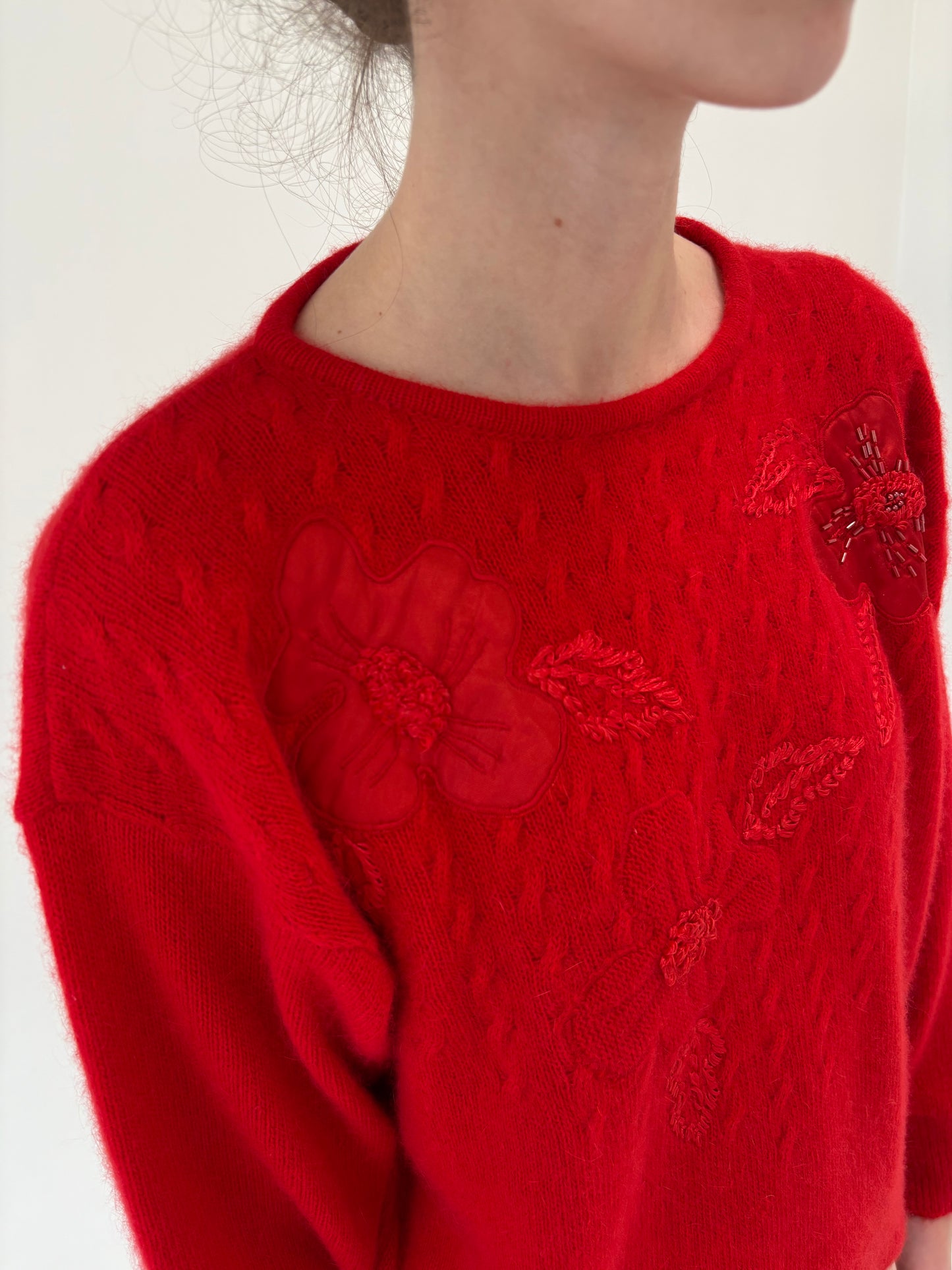 Pulover vintage high end din lana extrafina și Angora cu broderie manuală