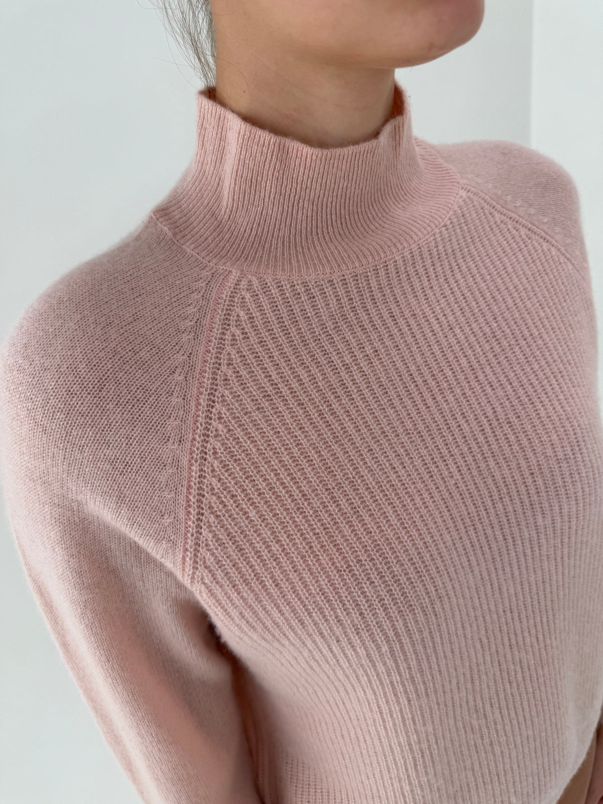Maleta petite powder Pink din cașmir în croi lejer