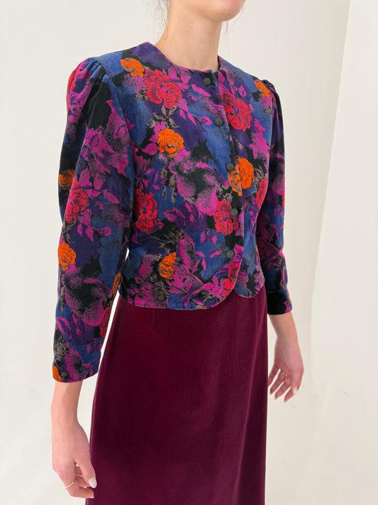 Sacou vintage petite cambrat din catifea în culori superbe și umeri ușor bufanți