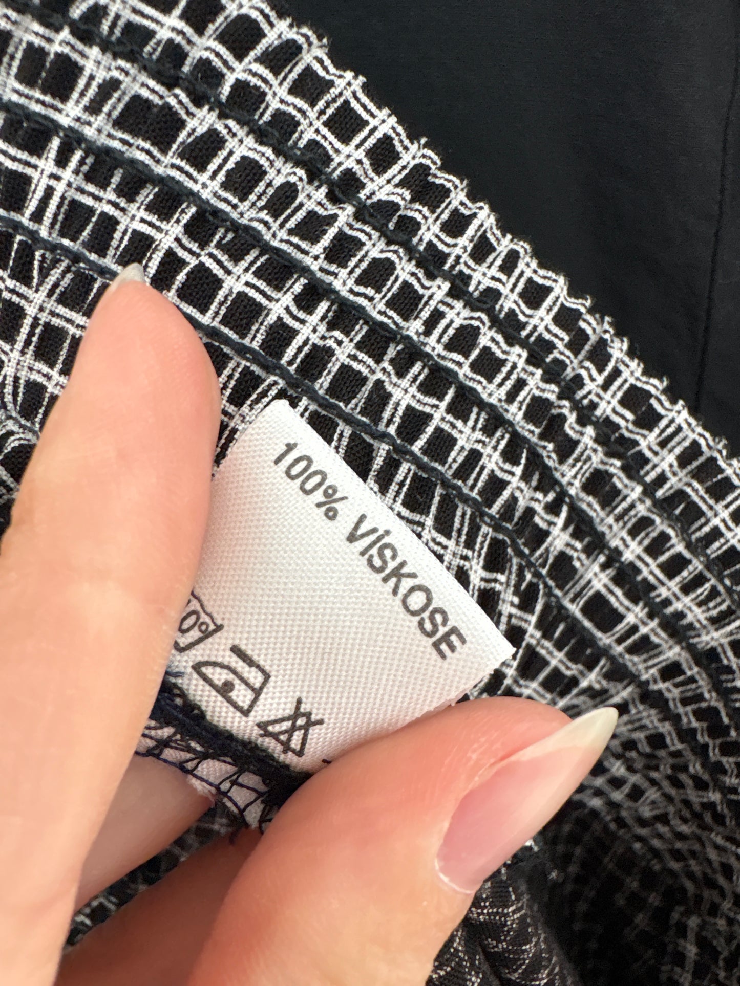 Pantaloni premium cu talie generoasă super vaporoși și carouri fine alb negru