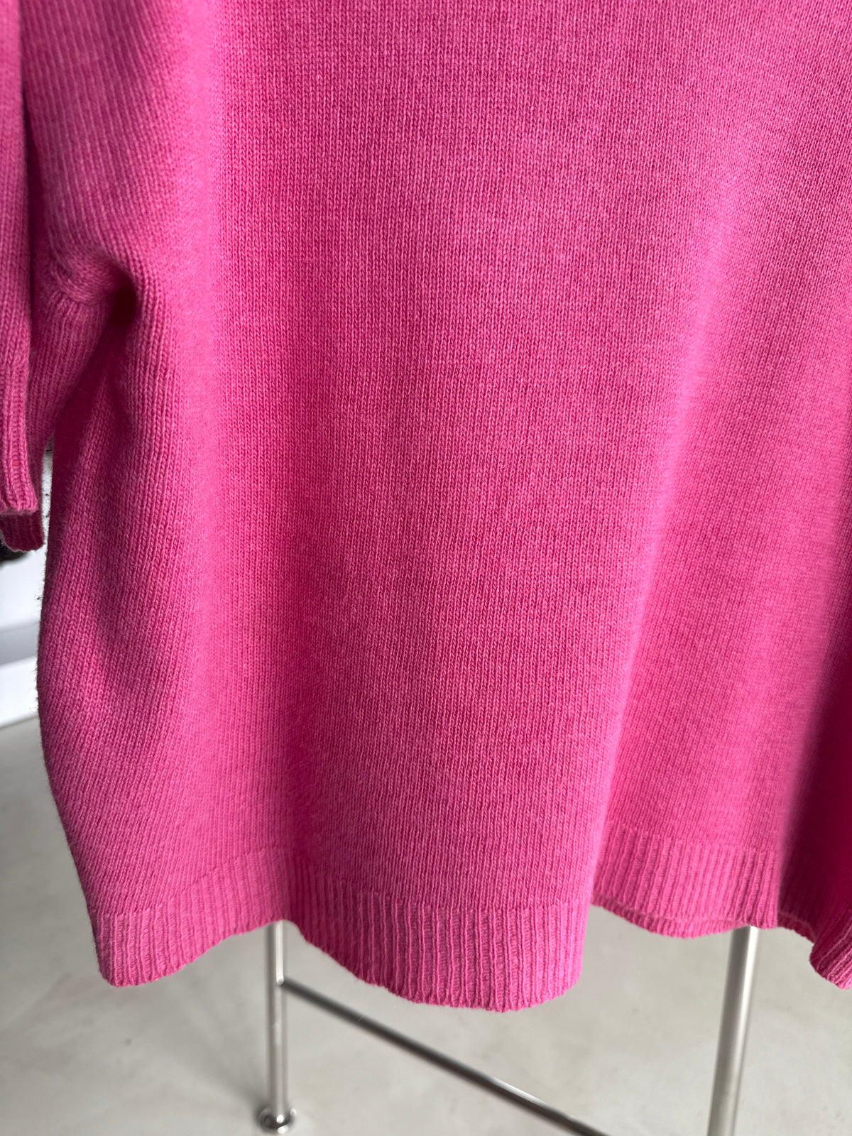 Top Barbie pink din din lana extrafina în croi oversized