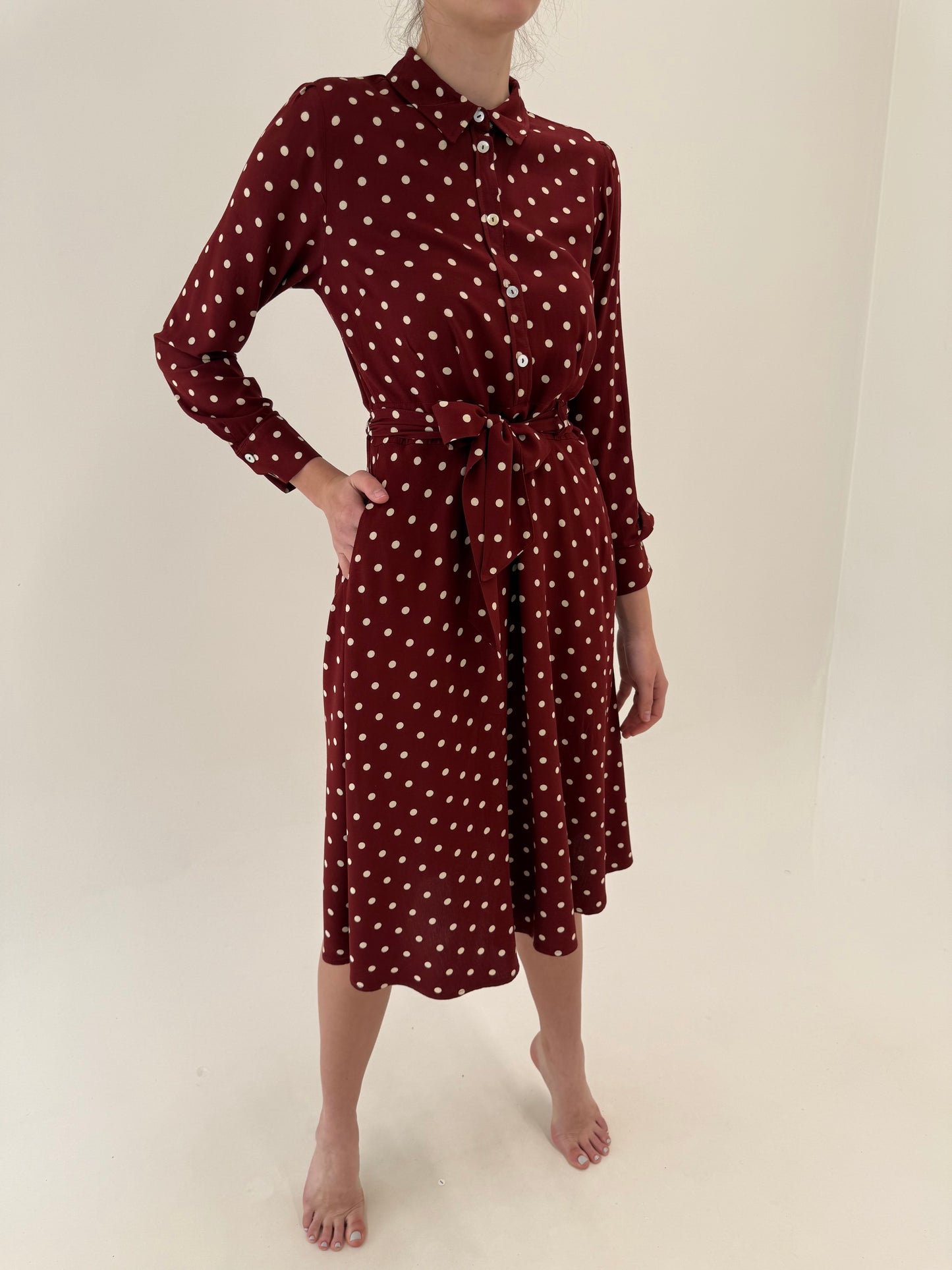 Rochie vintage burgundy brown cu buline și talie ultra înaltă reglabilă