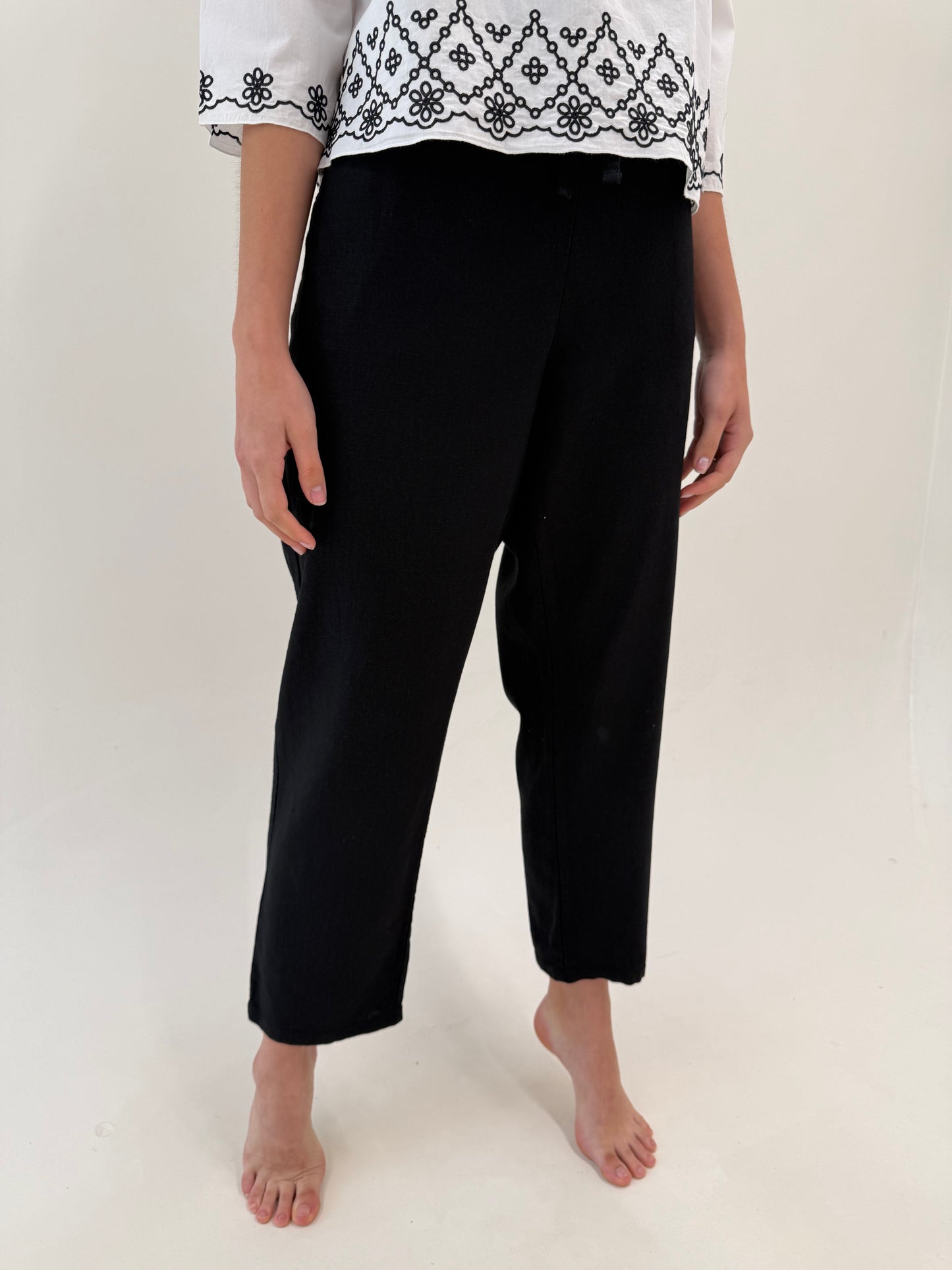 Pantaloni negri din in cu talie ultra înaltă elastică reglabilă